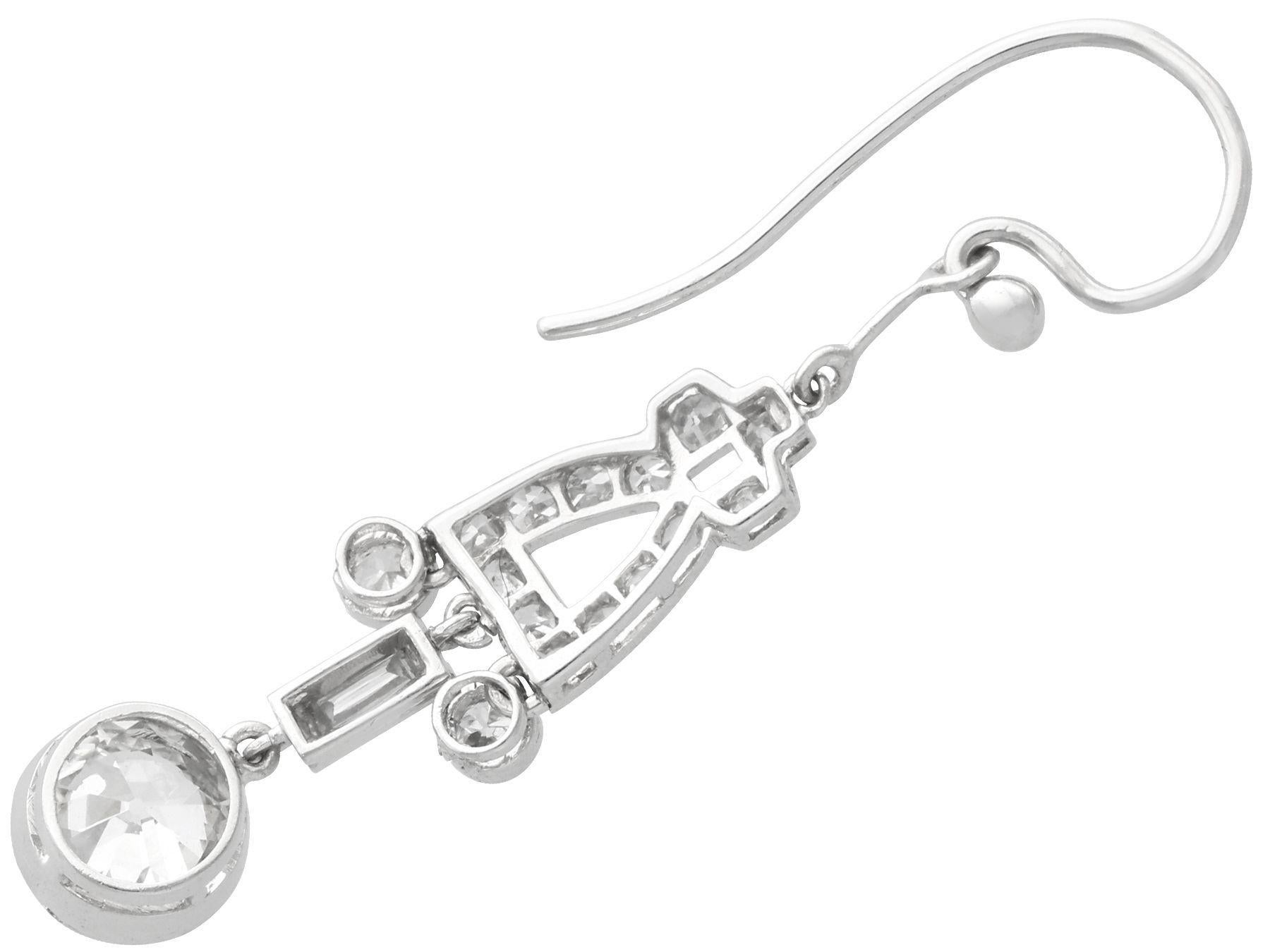 Antike Art-Déco-Tropfen-Ohrringe aus Platin mit 3 Karat Diamanten und Platin für Damen oder Herren im Angebot
