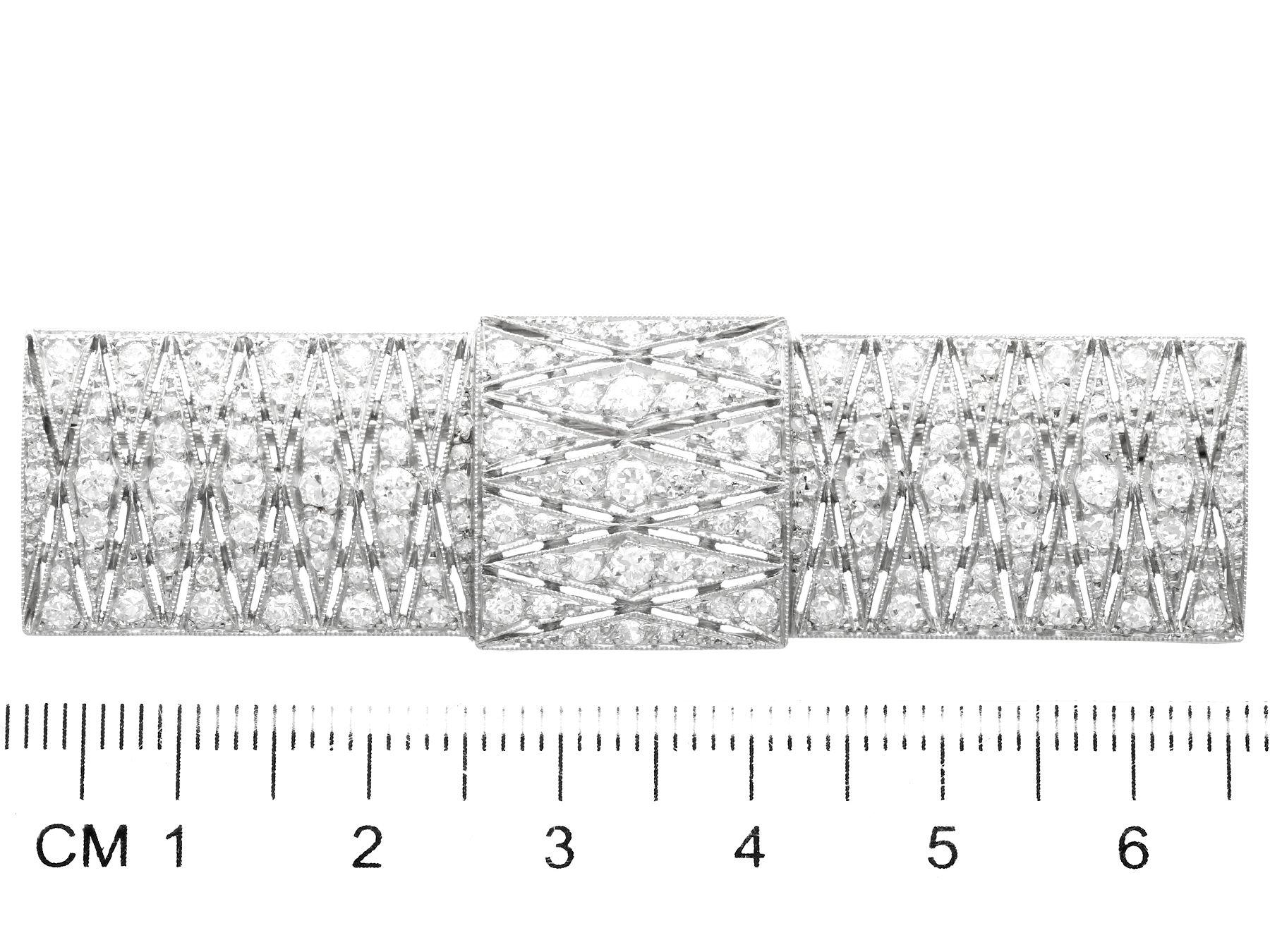 Broche ancienne Art déco en platine et diamants de 3,05 carats, c. 1915 en vente 2