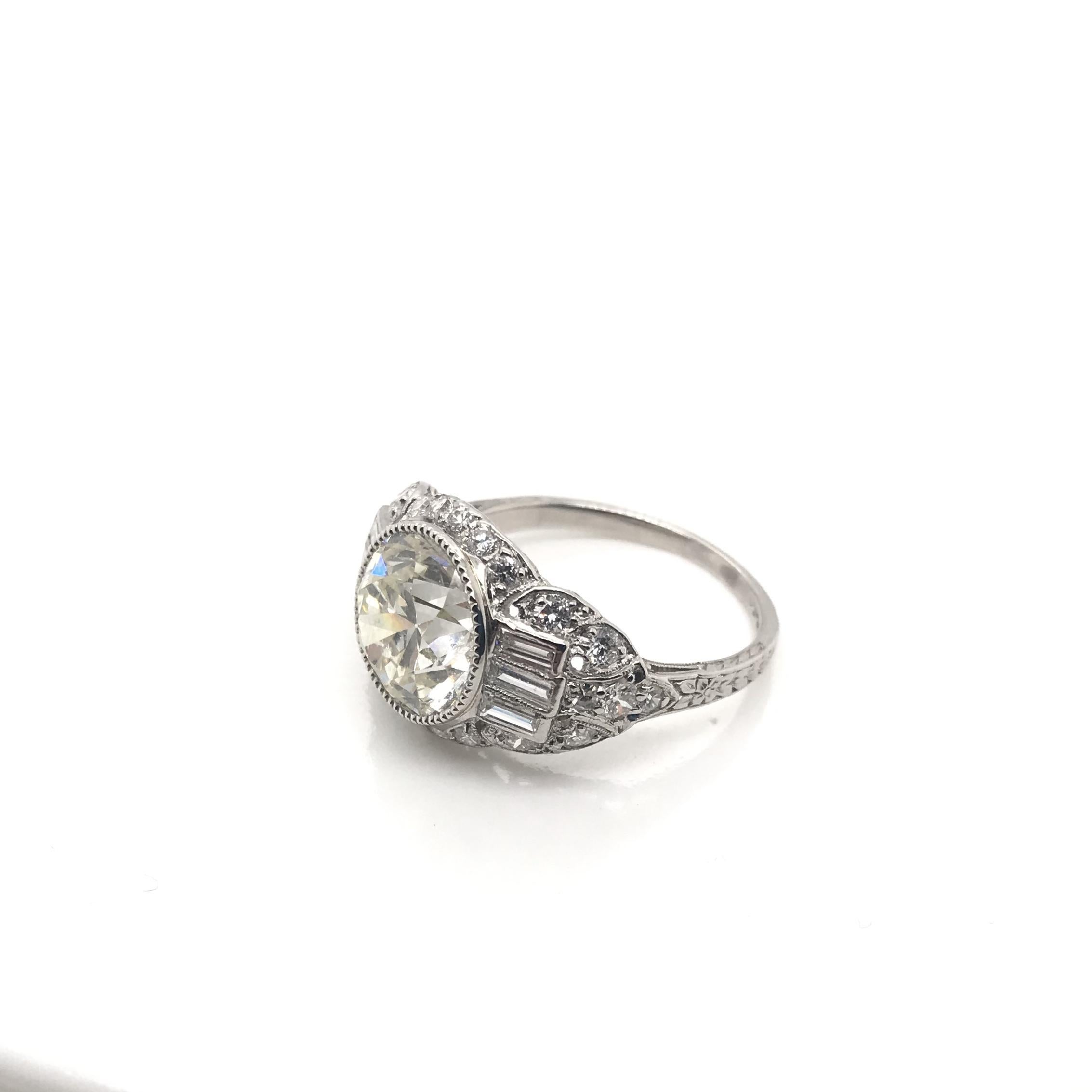 Old European Cut Antique Art Deco 3.20 Carat Diamond Platinum Ring