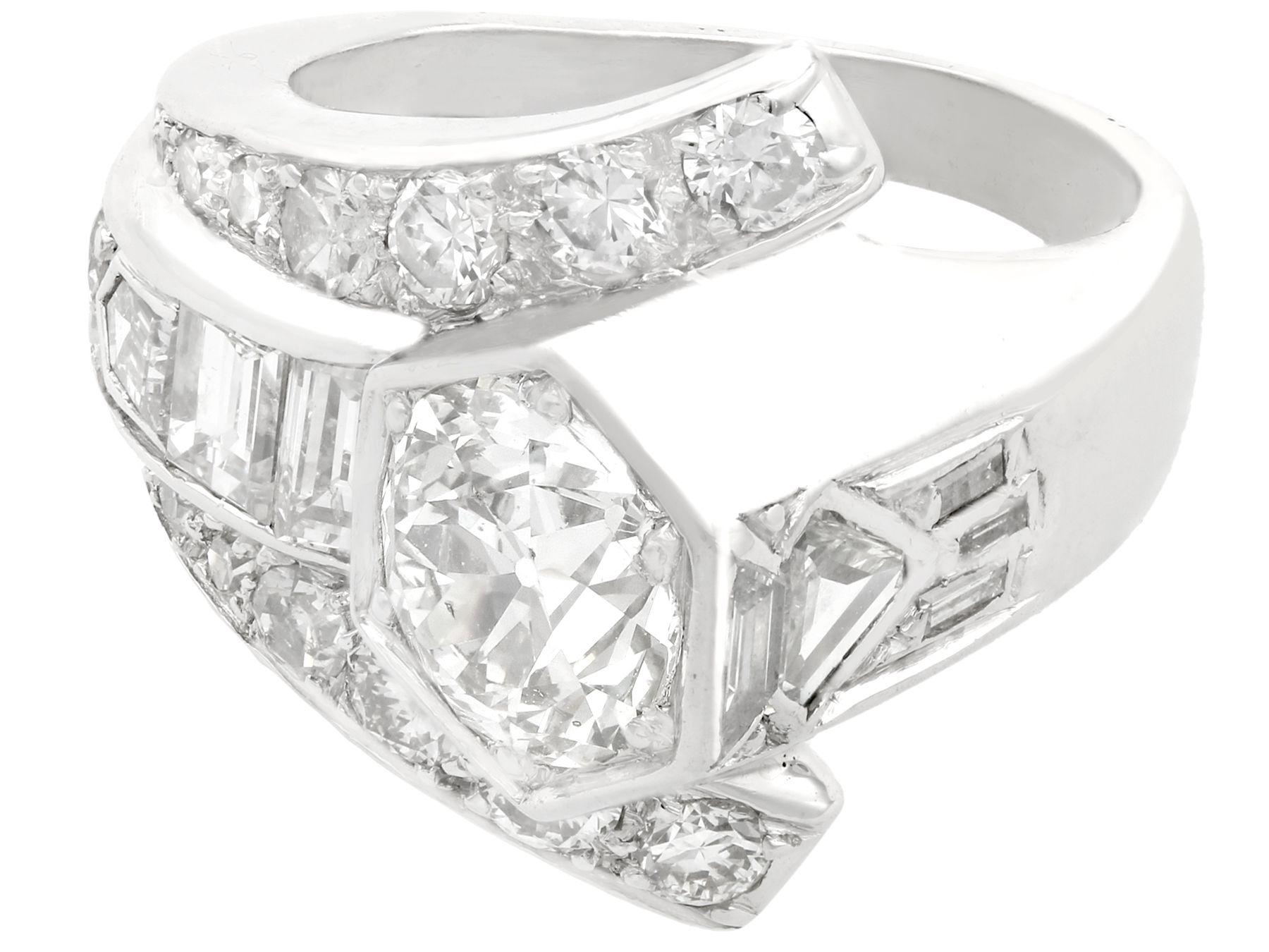 Women's or Men's Antique Art Deco 3.24 Carat Diamond and Platinum Cocktail Ring For Sale