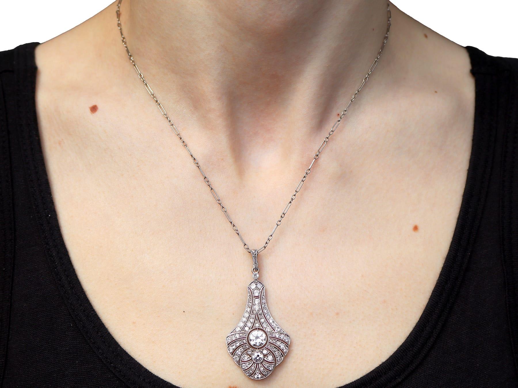 Antique Art Deco 3.51 Carat Diamond and 18k White Gold Pendant Circa 1925 For Sale 3