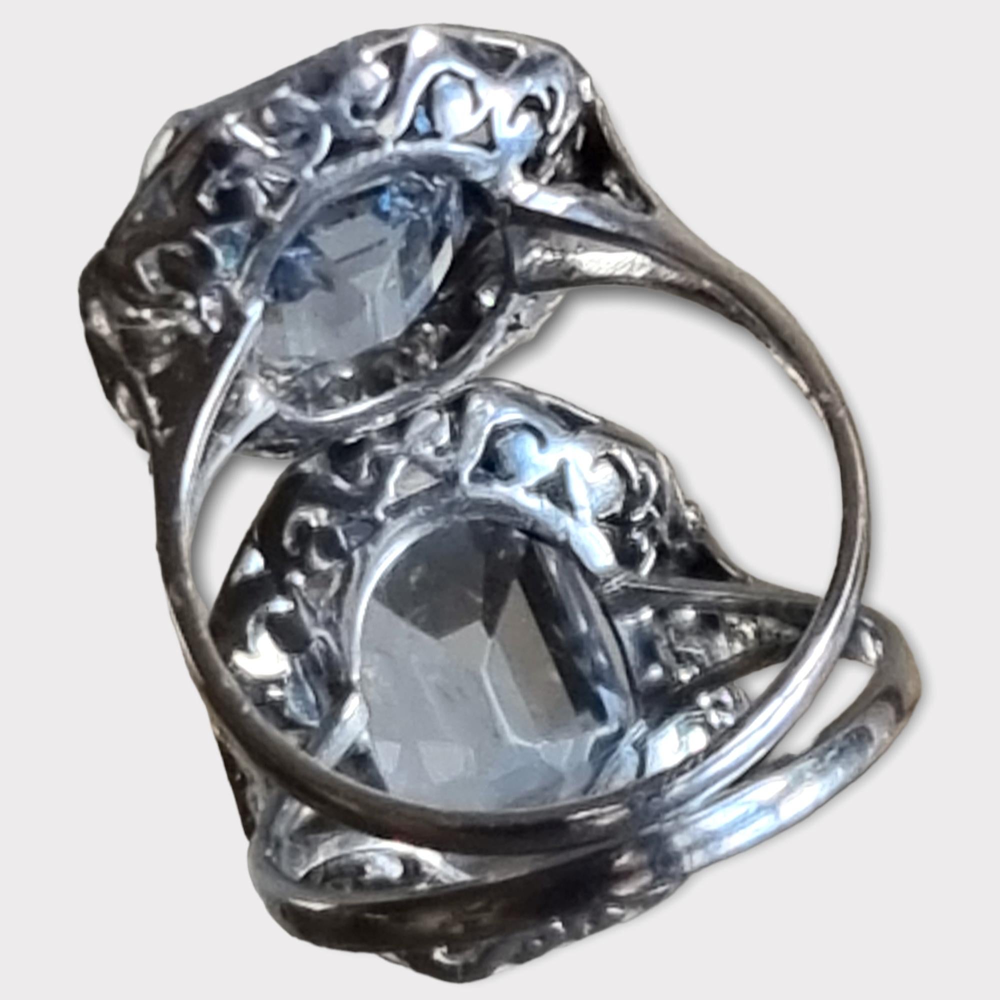 Women's Antique Art-Deco 4.48 Carat Aquamarine and Diamond Ring in Platinum For Sale