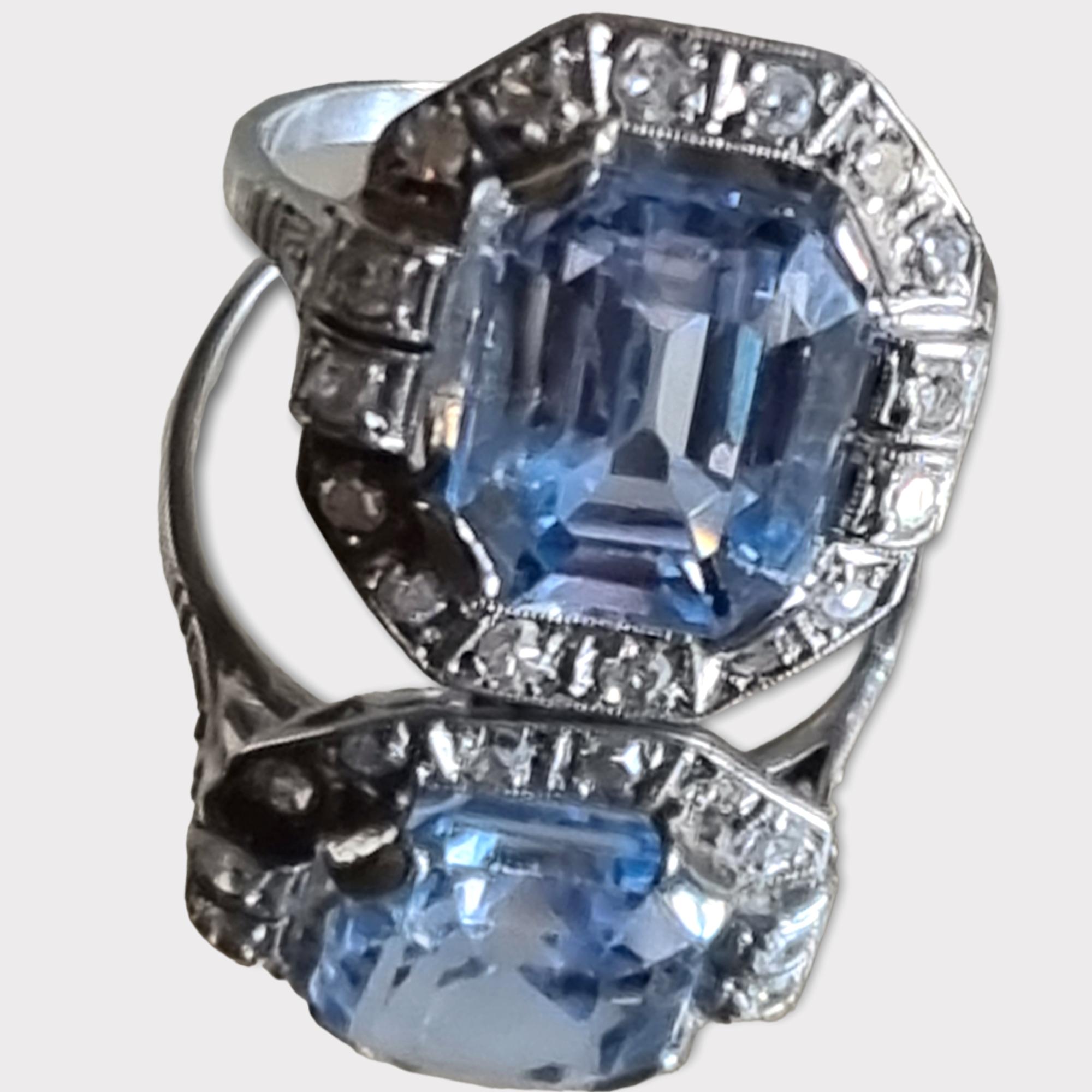 Antique Art-Deco 4.48 Carat Aquamarine and Diamond Ring in Platinum For Sale 3