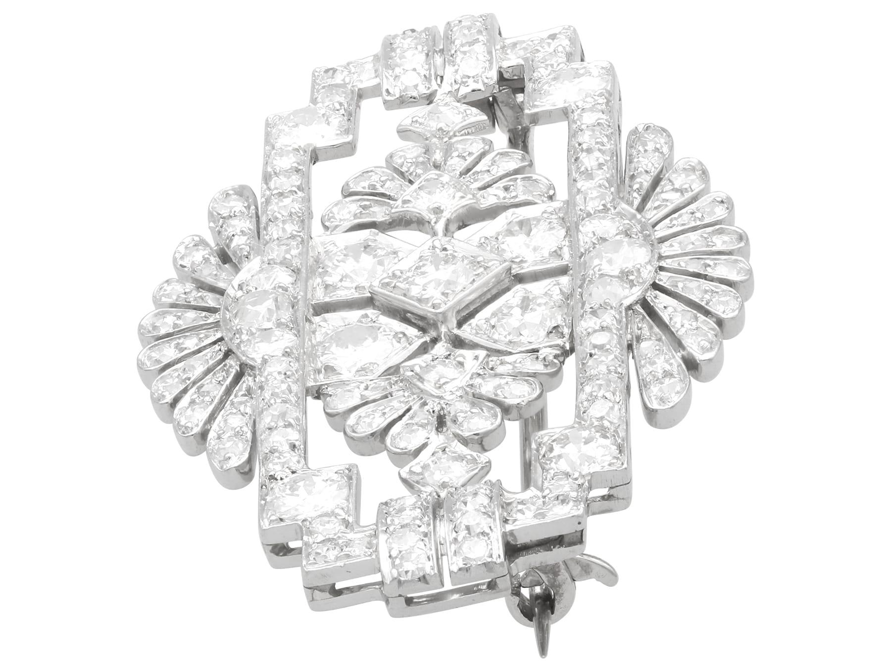 Taglio rotondo Antica spilla in platino e diamanti Art Deco da 4,52 carati Circa 1930 in vendita