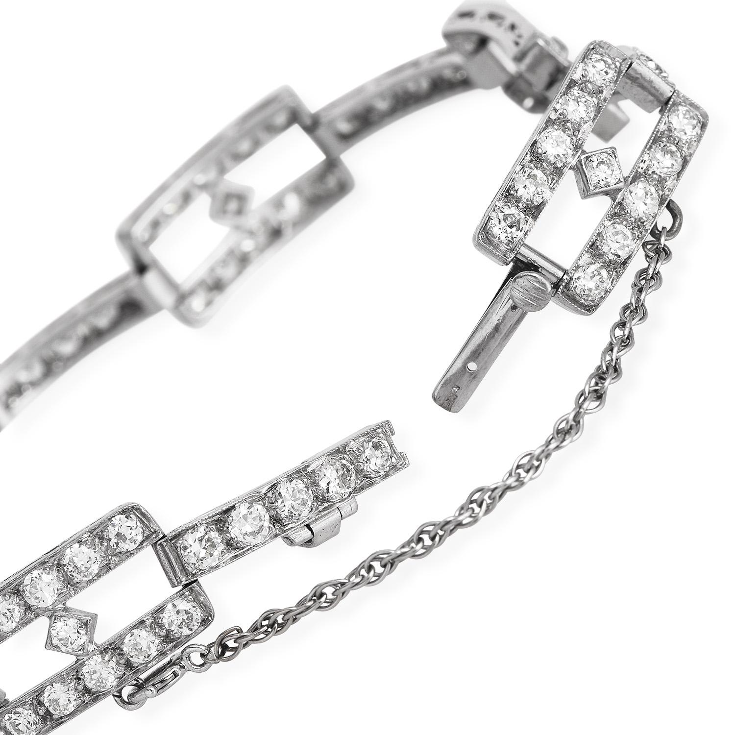 Women's Antique Art Deco 6.10 Carats Diamond Platinum Geometric Rectangular Link Bracele For Sale