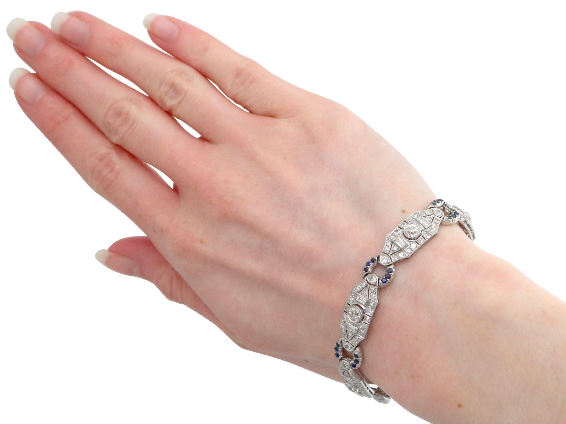 Bracelet Art déco en platine avec diamants et saphirs de 6,21 carats en vente 3