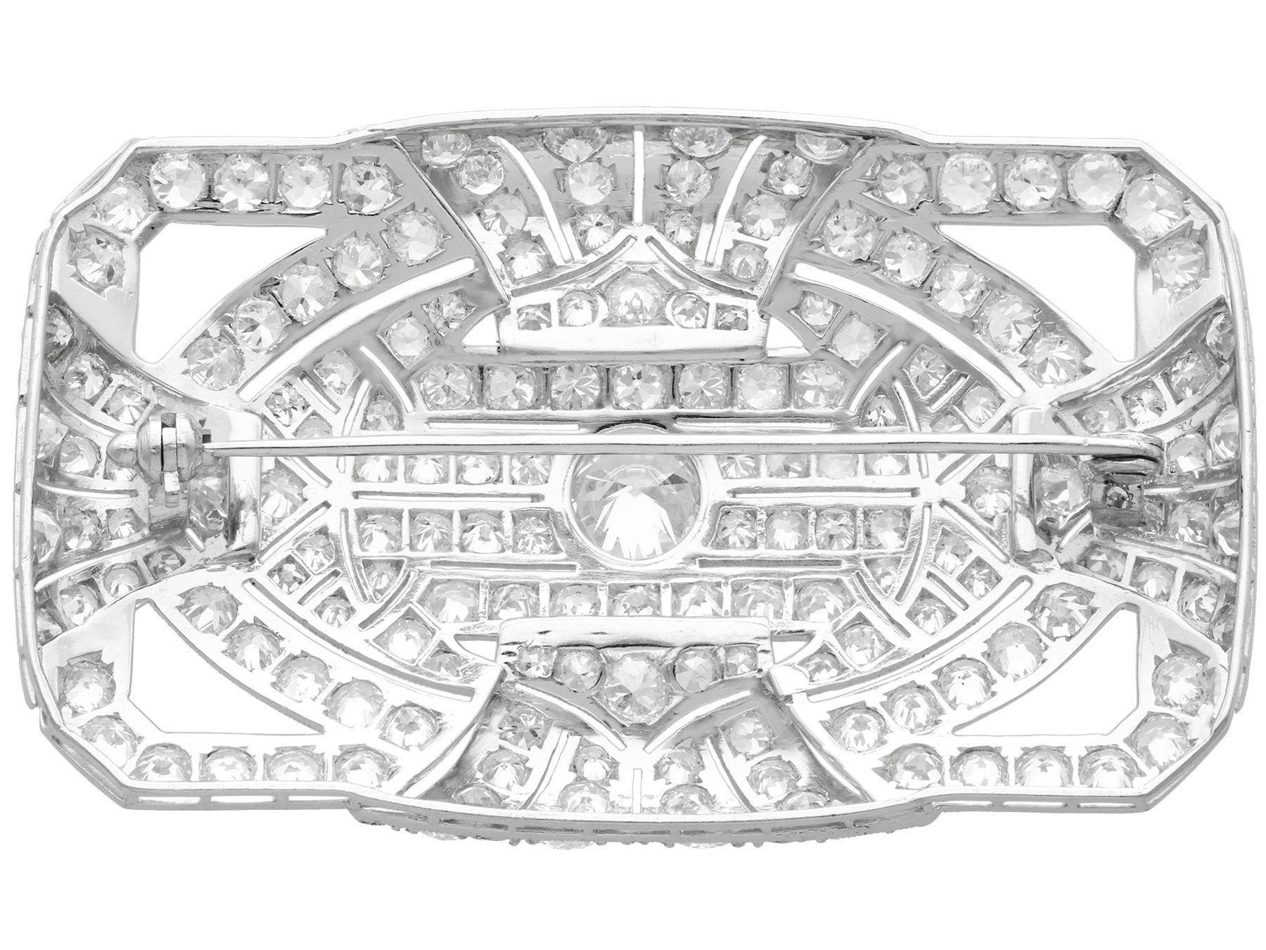 Art Deco 8.13 Carat Diamond and Platinum Brooch For Sale 1