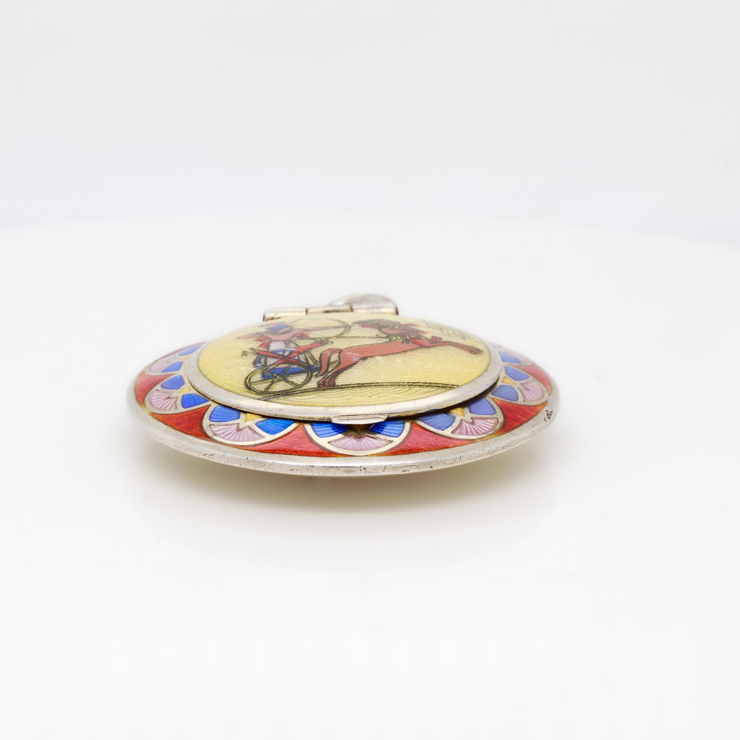 Antique poudrier Art Déco 835 argenté à thème égyptien polychrome guilloché émaillé en vente 6