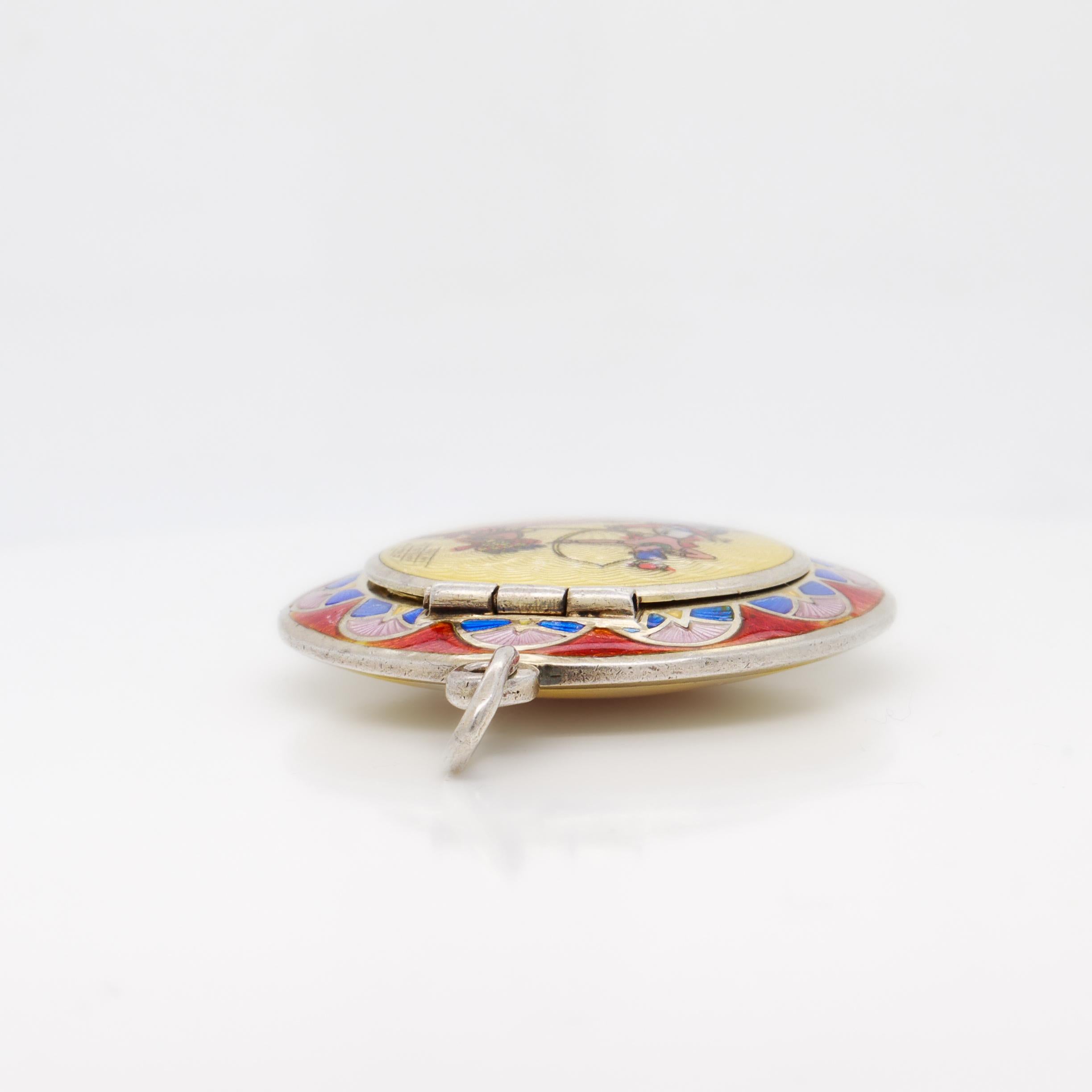 Antique poudrier Art Déco 835 argenté à thème égyptien polychrome guilloché émaillé en vente 8