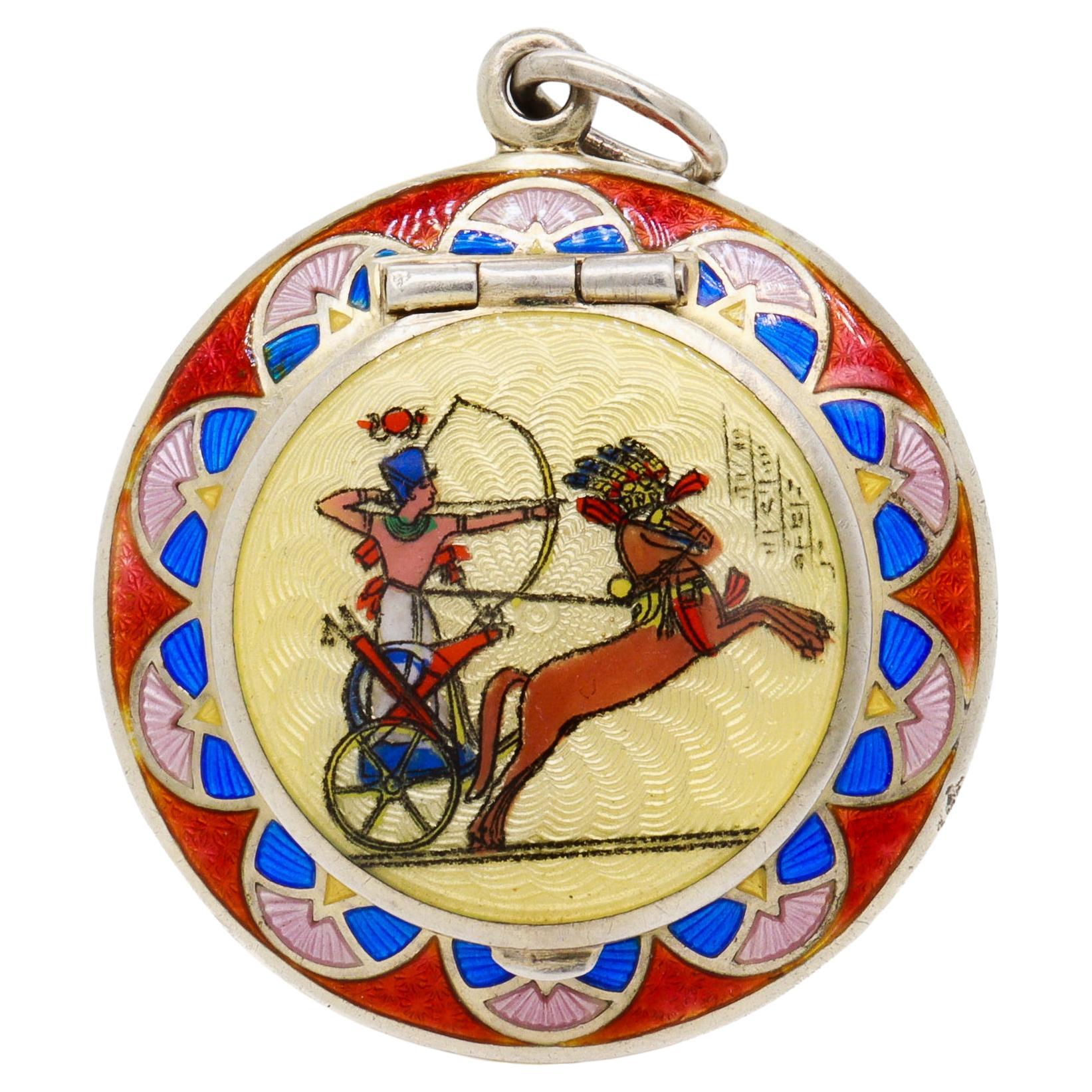 Antique poudrier Art Déco 835 argenté à thème égyptien polychrome guilloché émaillé