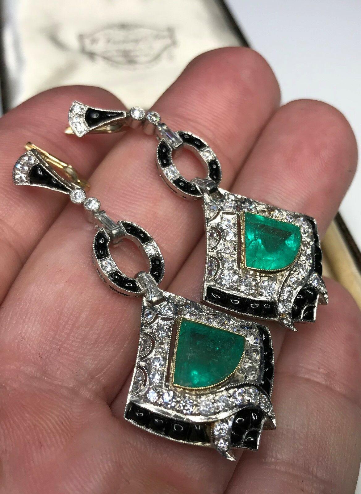 Women's Antique Art Deco 8.58 Carat Diamond Colombian Emerald Platinum Dangle Earrings
