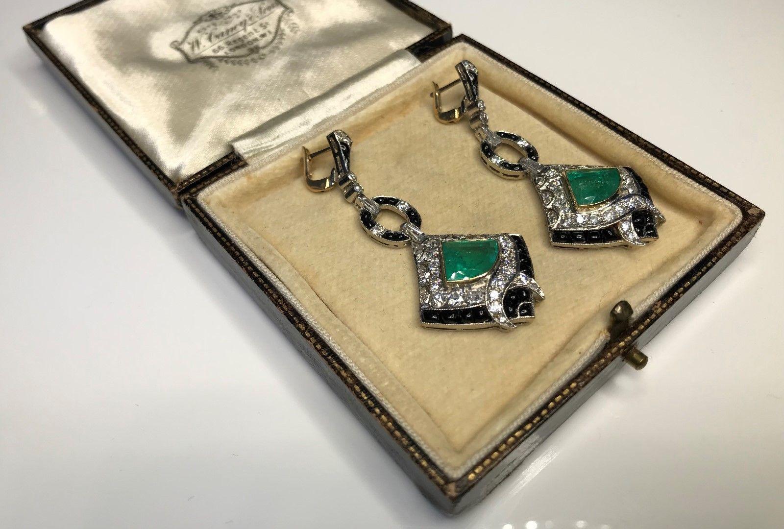 Antique Art Deco 8.58 Carat Diamond Colombian Emerald Platinum Dangle Earrings 1