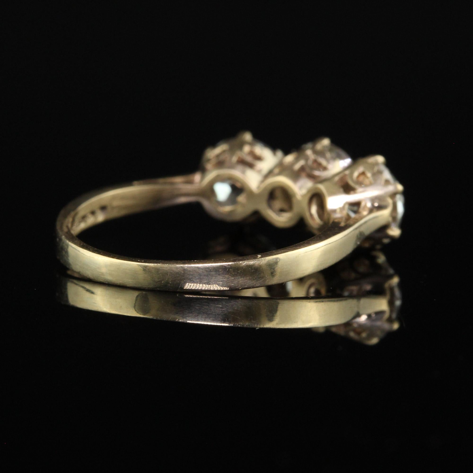 Antiker Art-Déco-Verlobungsring mit drei Steinen aus 9 Karat Gelbgold mit altem Eurodiamant im Art déco-Stil - G Damen im Angebot