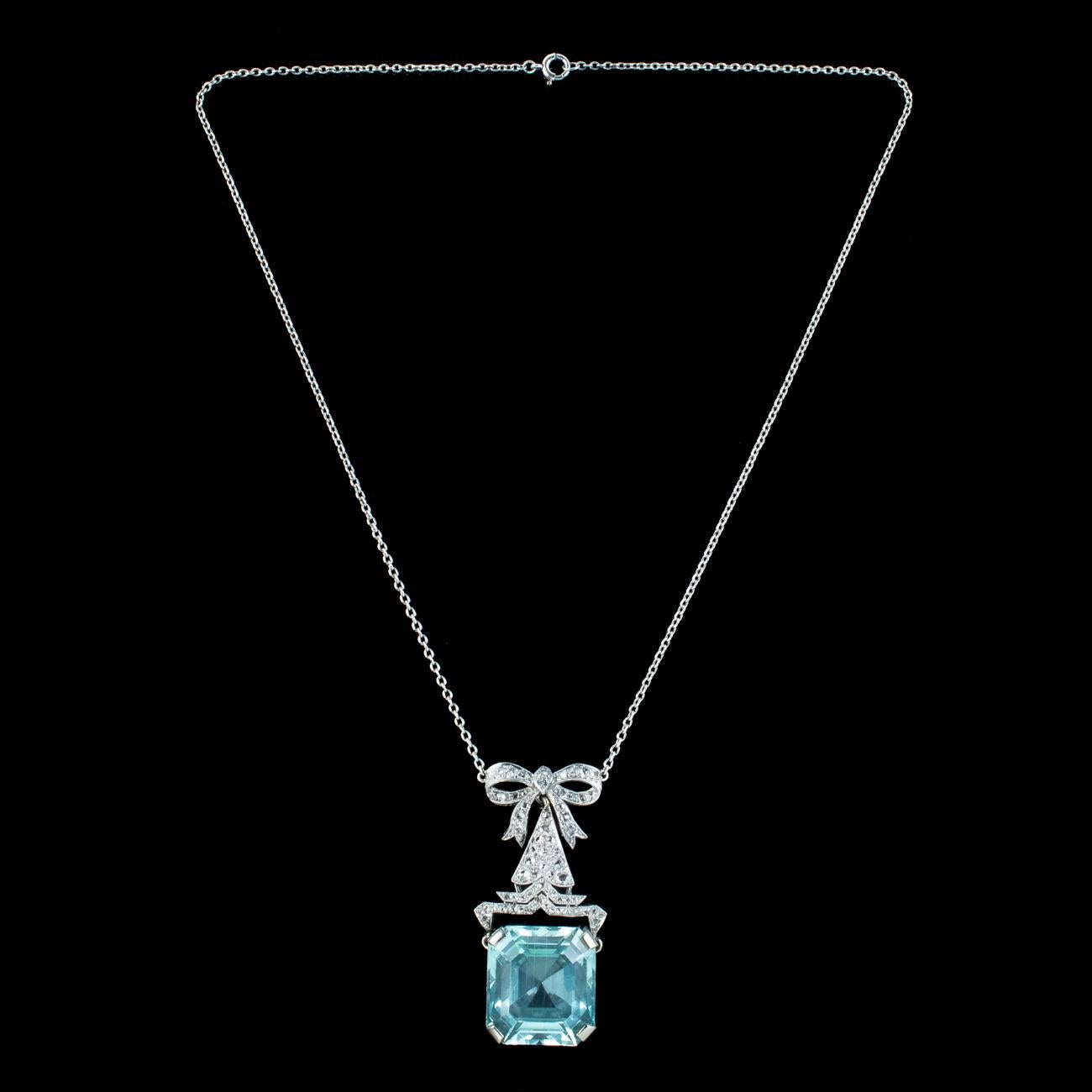 Antike Art Deco Aquamarin-Diamant-Lavaliere-Halskette, 30 Karat Aqua Damen im Angebot
