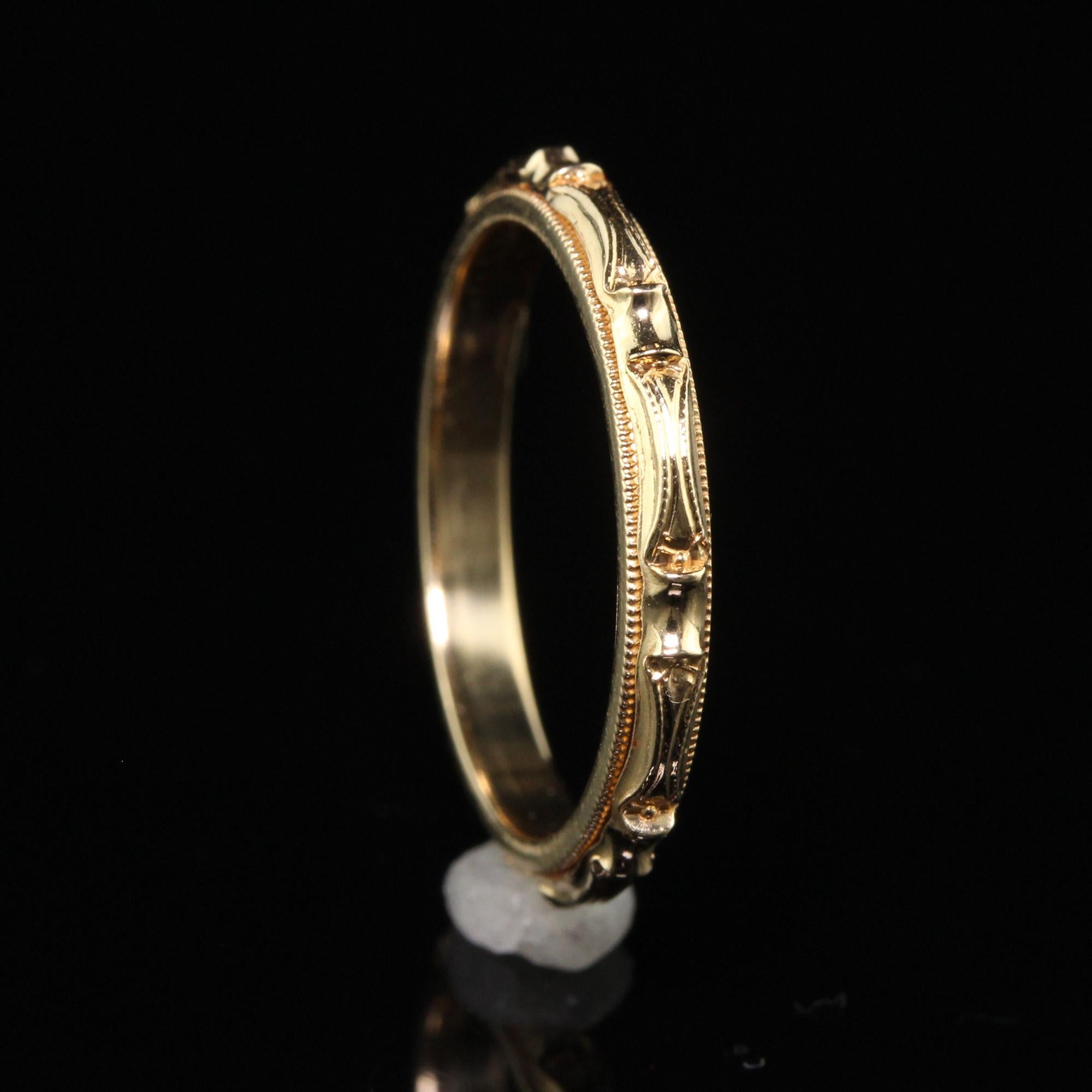 Antique Art Deco Art Carved 14K Yellow Gold Engraved Wedding Band - Size 5 For Sale 2