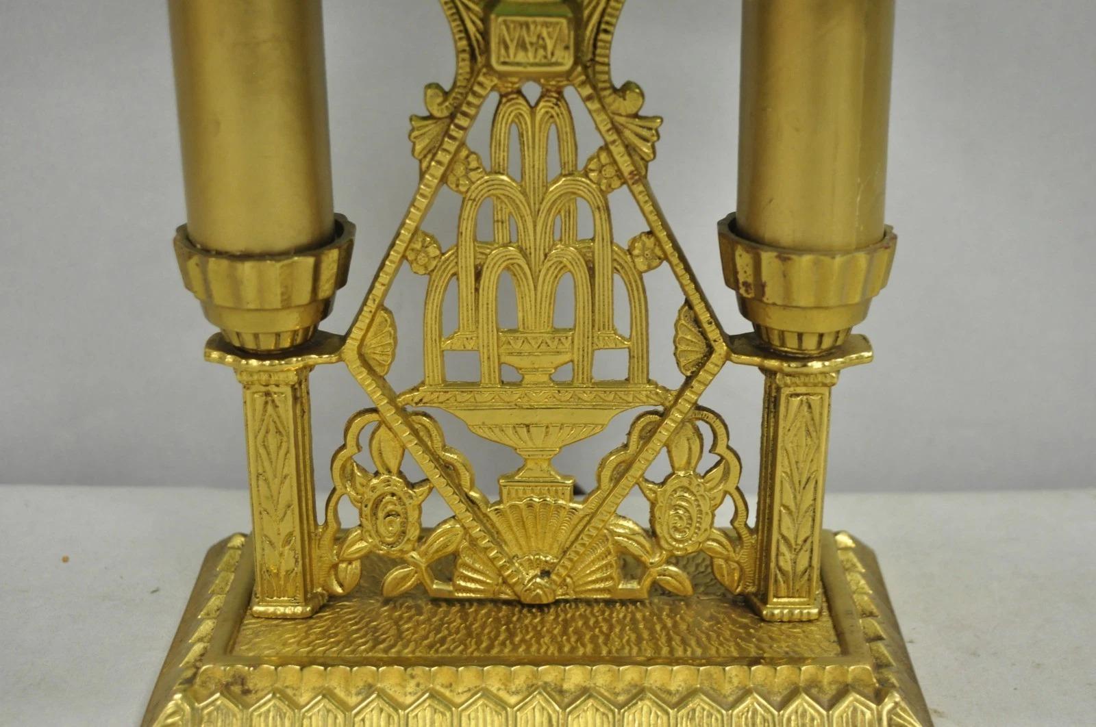 Inconnu Ancienne lampe de bureau pour étudiants en métal doré Art Deco Art Nouveau avec abat-jour vert en vente