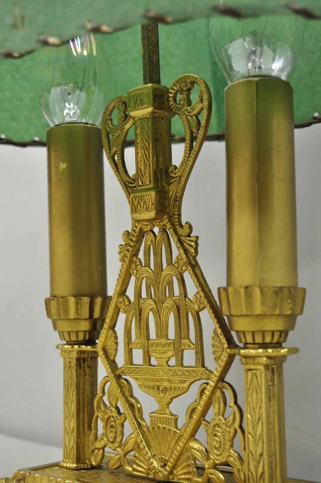Ancienne lampe de bureau pour étudiants en métal doré Art Deco Art Nouveau avec abat-jour vert en vente 2