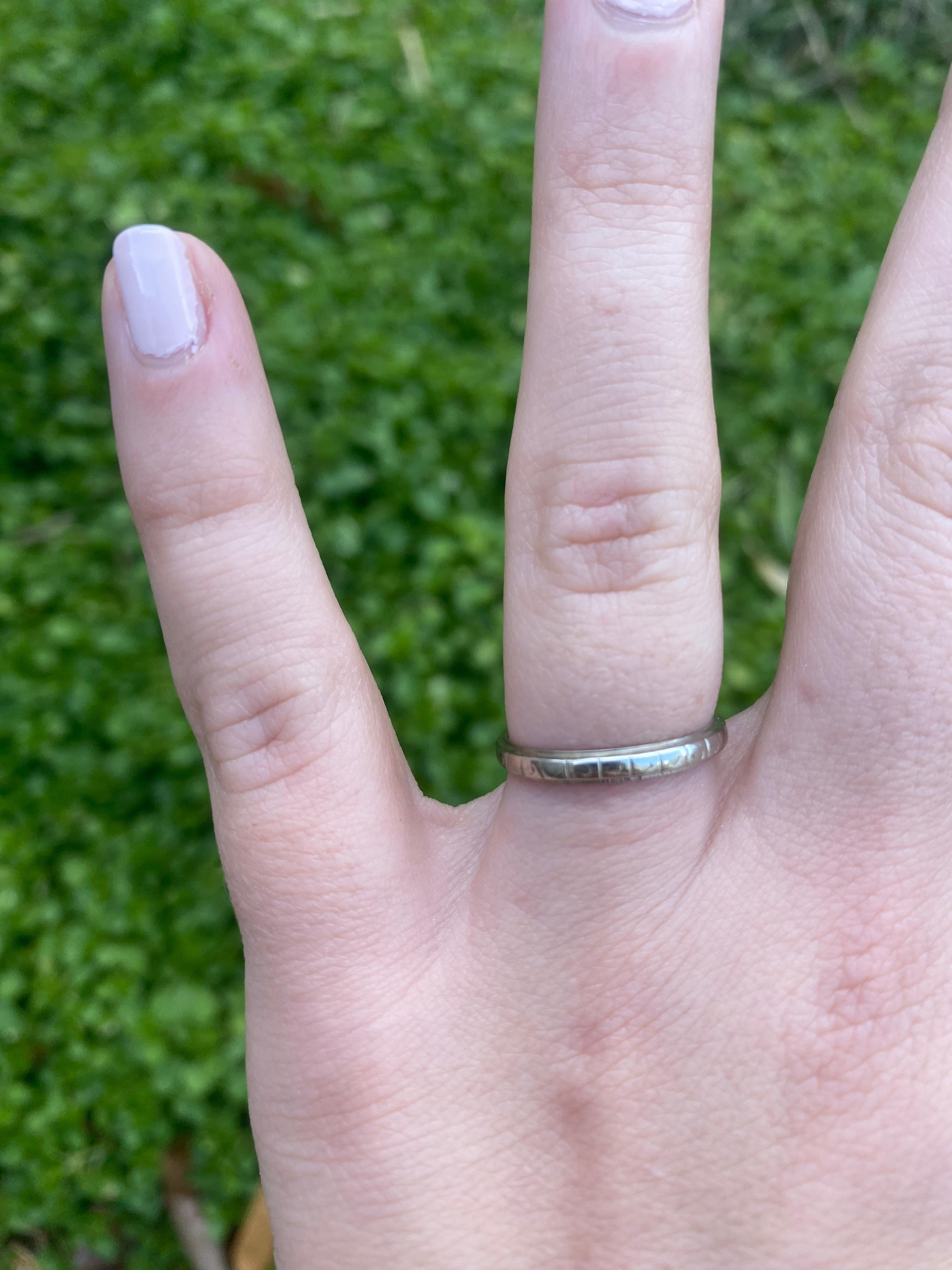 Antique Art Deco Band Ring, 18k White Gold, Ring Size 6.5 For Sale 2