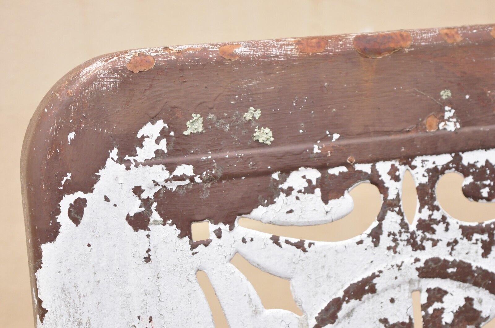 Fauteuil de jardin ancien Art Déco Basketweave marron délavé peint en dégradé en vente 1