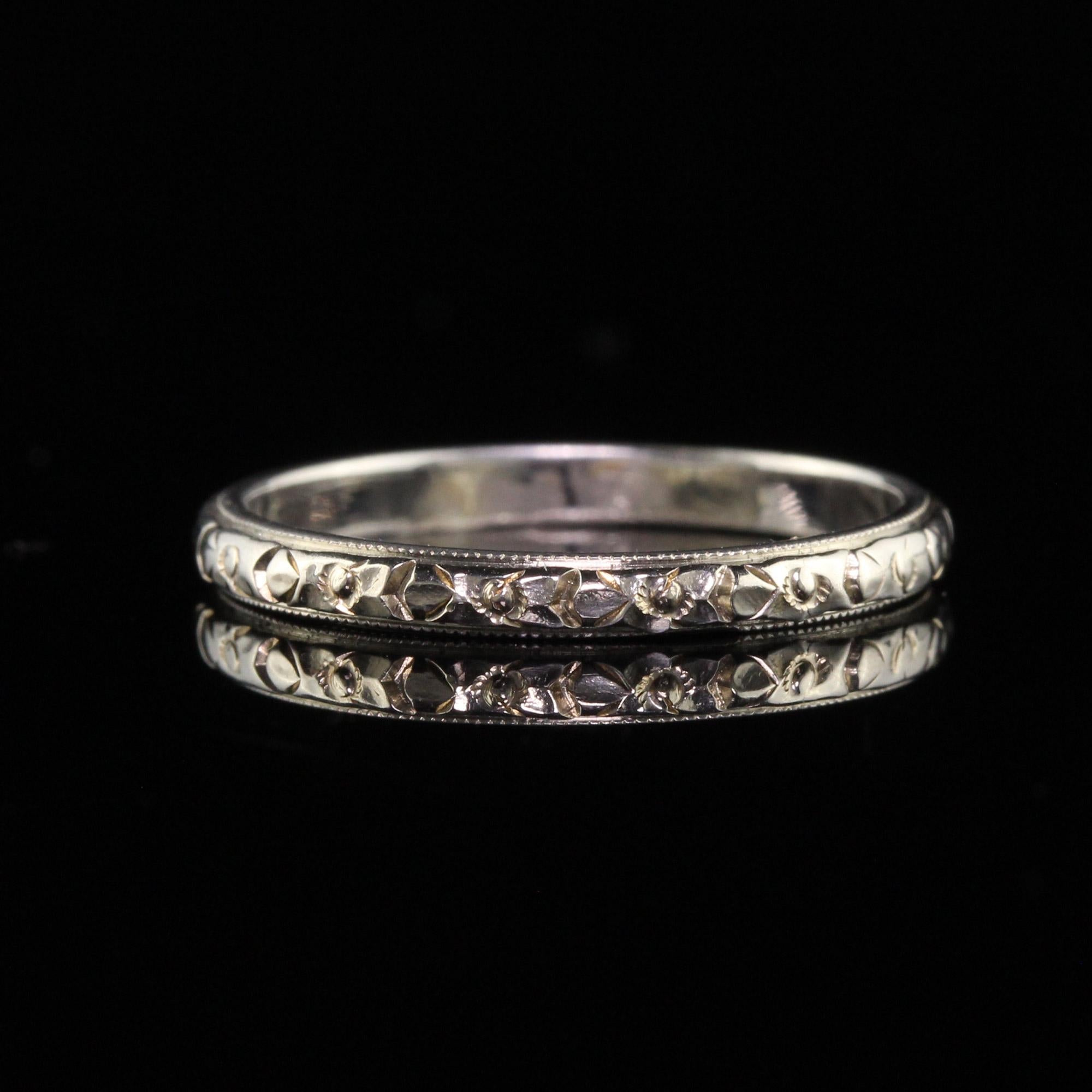 belais 18k wedding band