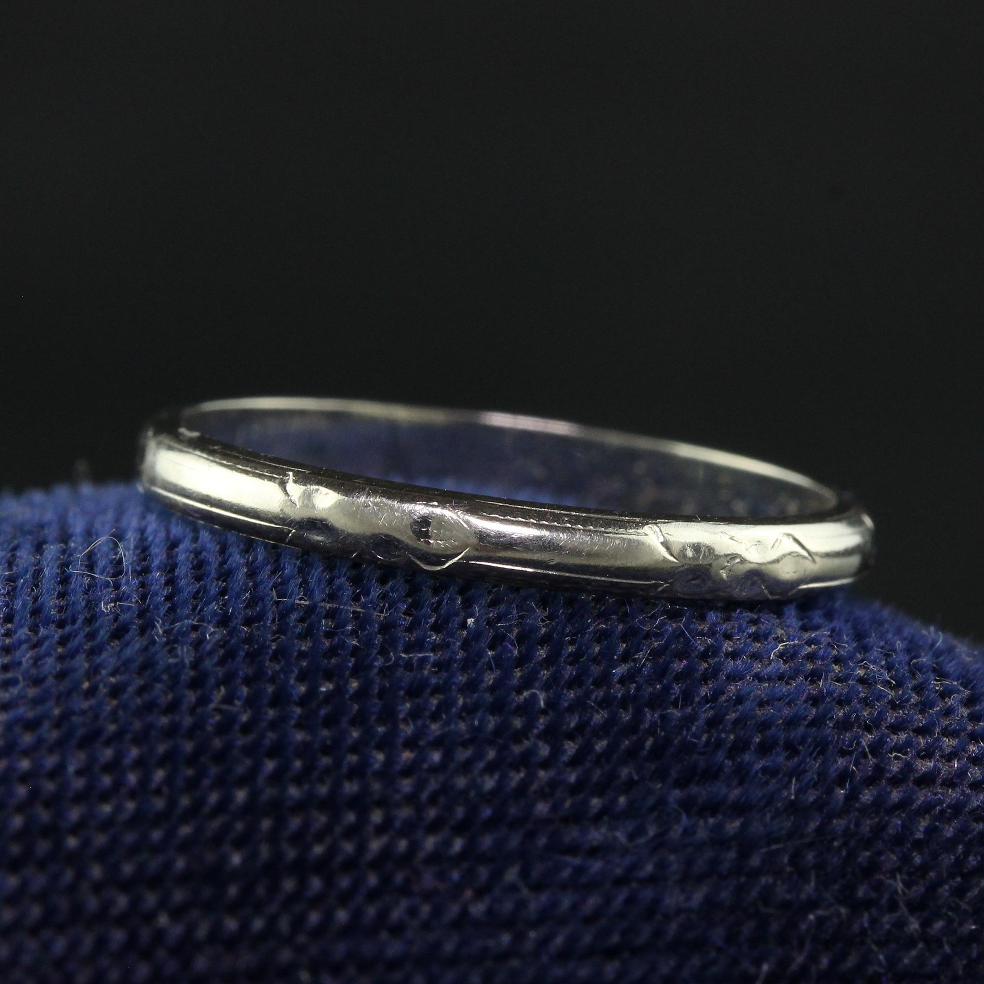 Women's Antique Art Deco Belais 18K White Gold Engraved Wedding Band - Size 6 1/2 For Sale