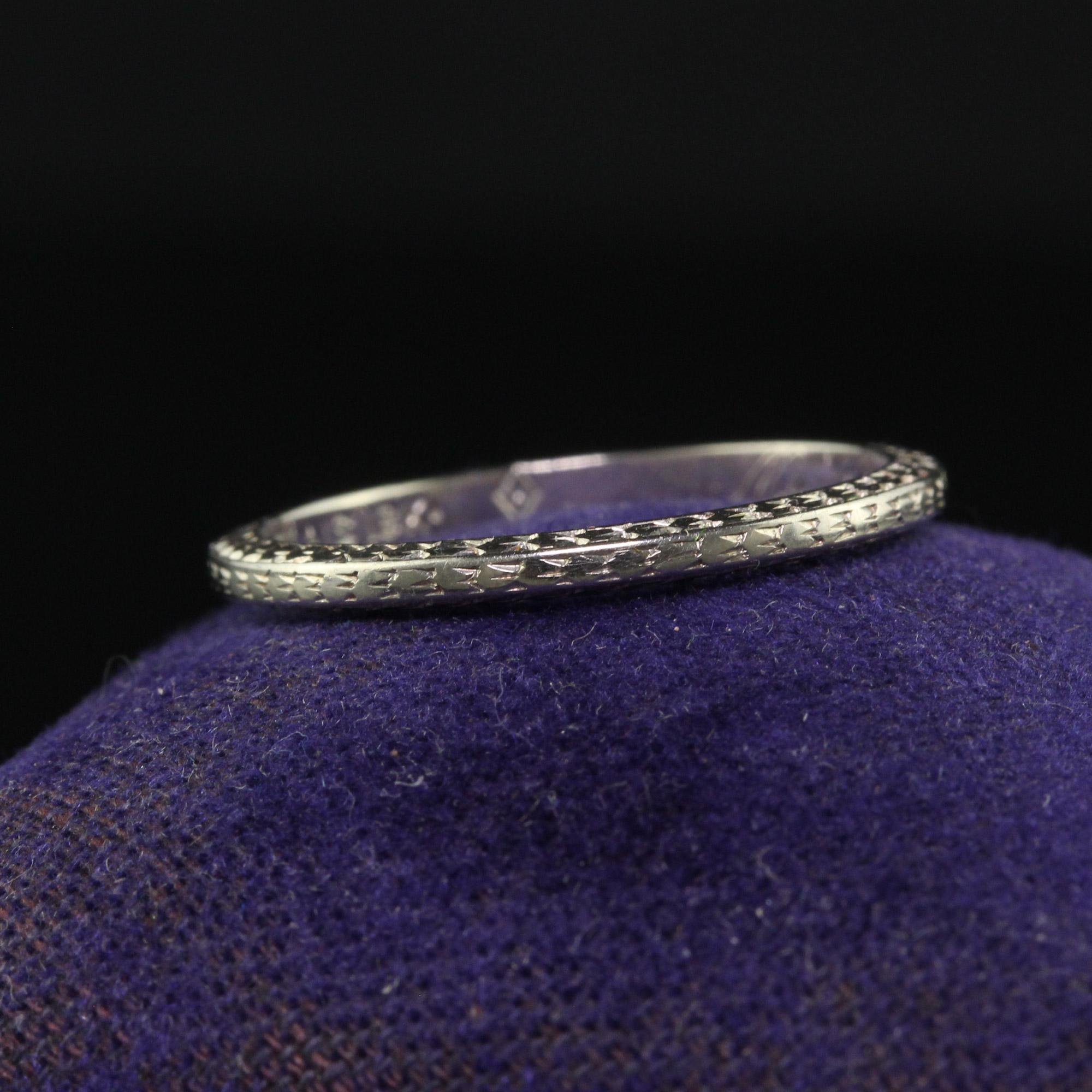 Antique Art Deco Belais 18K White Gold Engraved Wedding Band - Size 6 1/2 For Sale 3