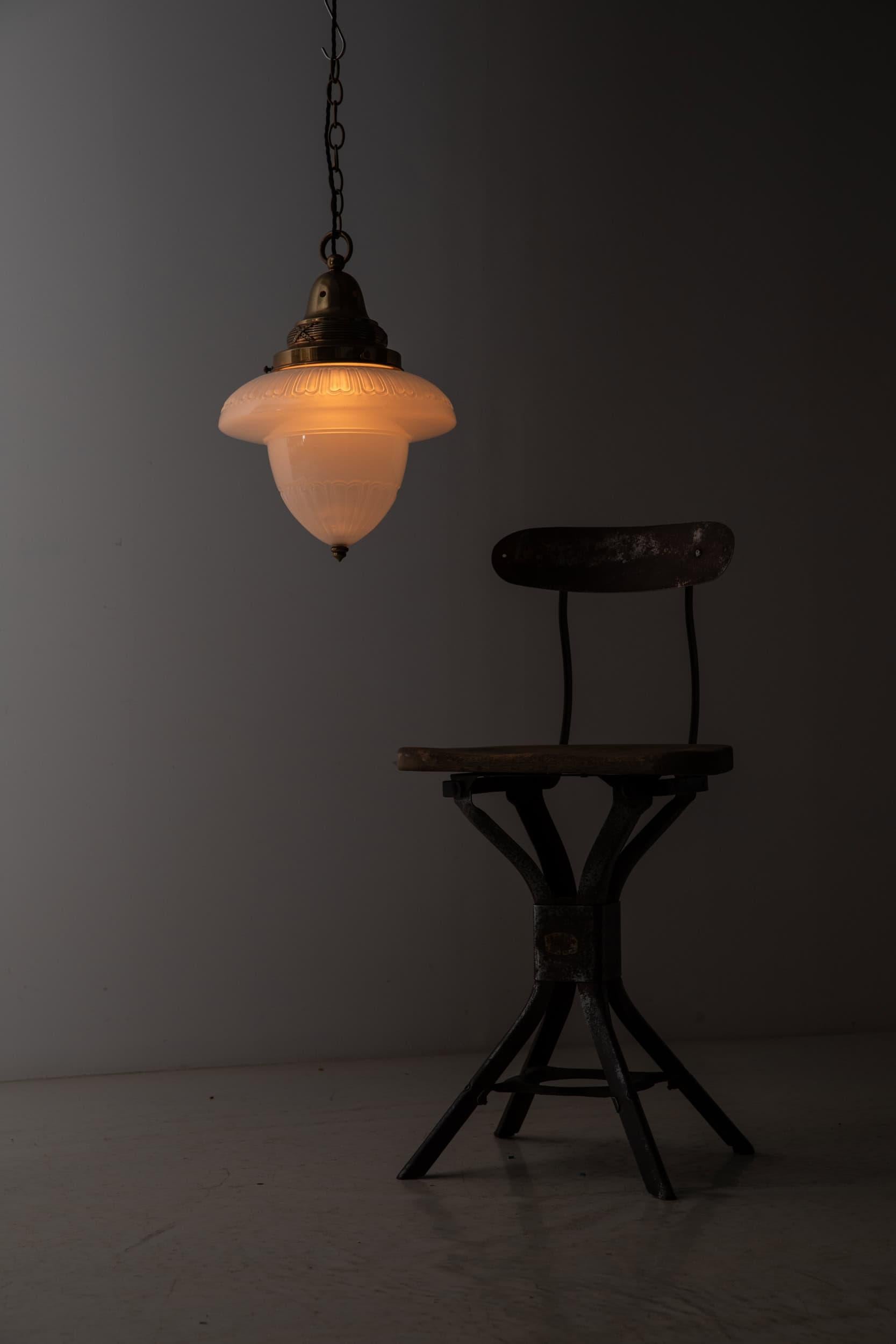 Antique Art Deco Benjamin 'Bencolite' Opaline Glass Pendant Lamp, C.1930 For Sale 1