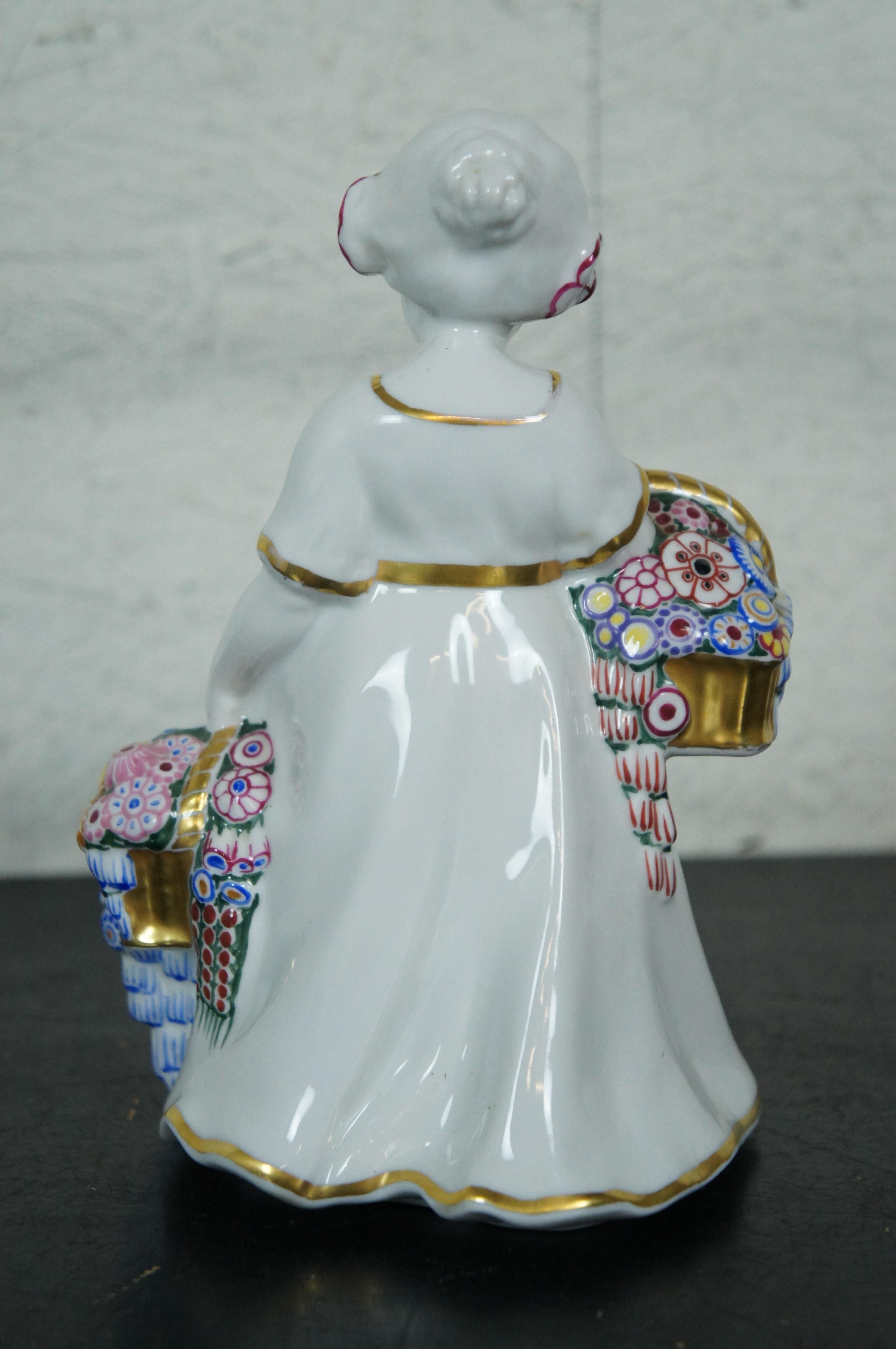 Antico Art Deco Bohemian Pirkenhammer Porcelain Flower Girl Figurine In condizioni buone in vendita a Dayton, OH