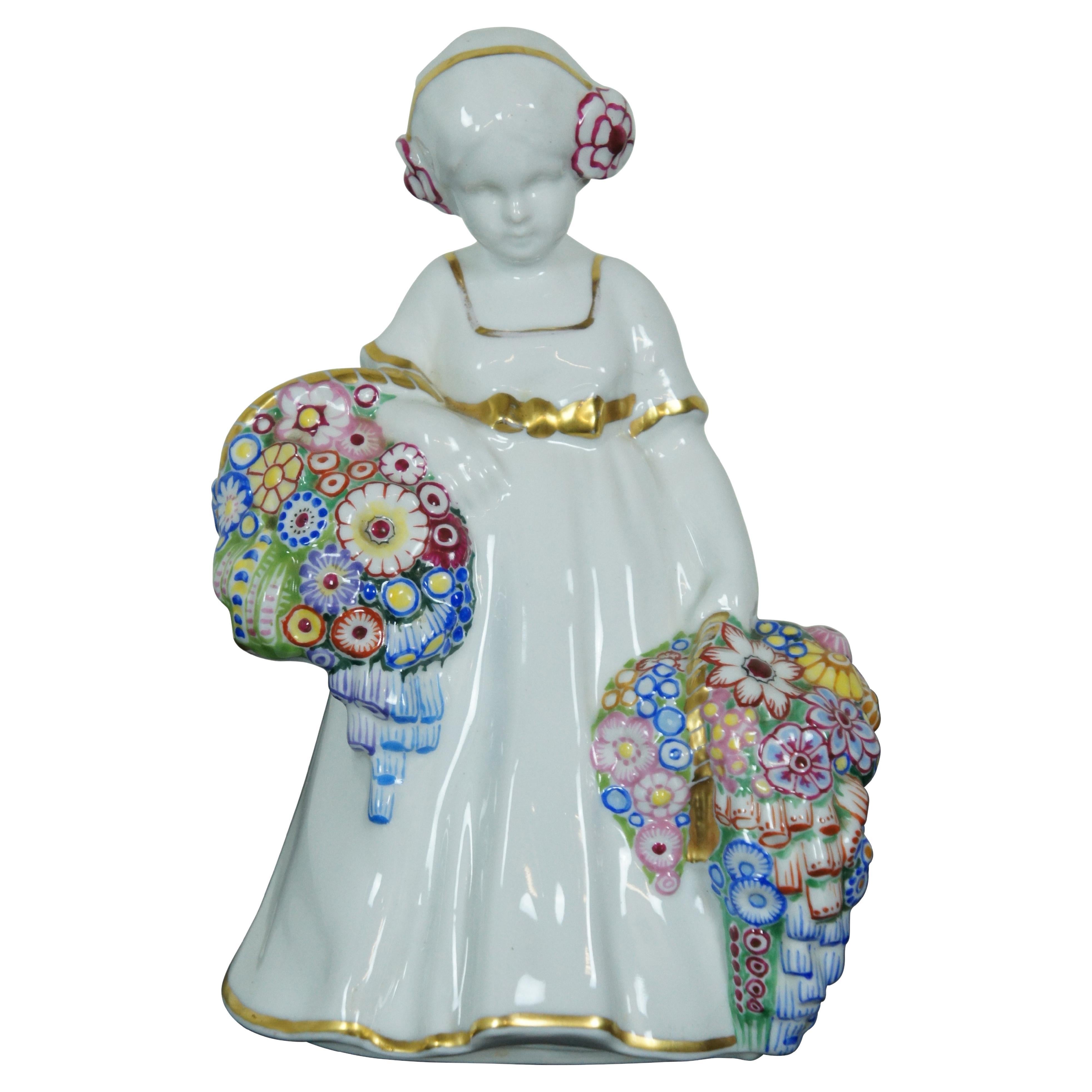 Antique figurine de jeune fille à fleurs en porcelaine de Bohème Pirkenhammer Art Déco en vente