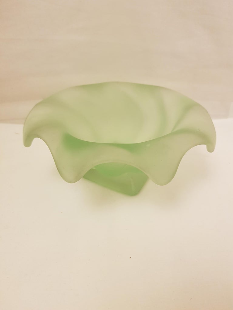 Beautiful antique Art Deco green bowl years 1920-30 perfect condition.
