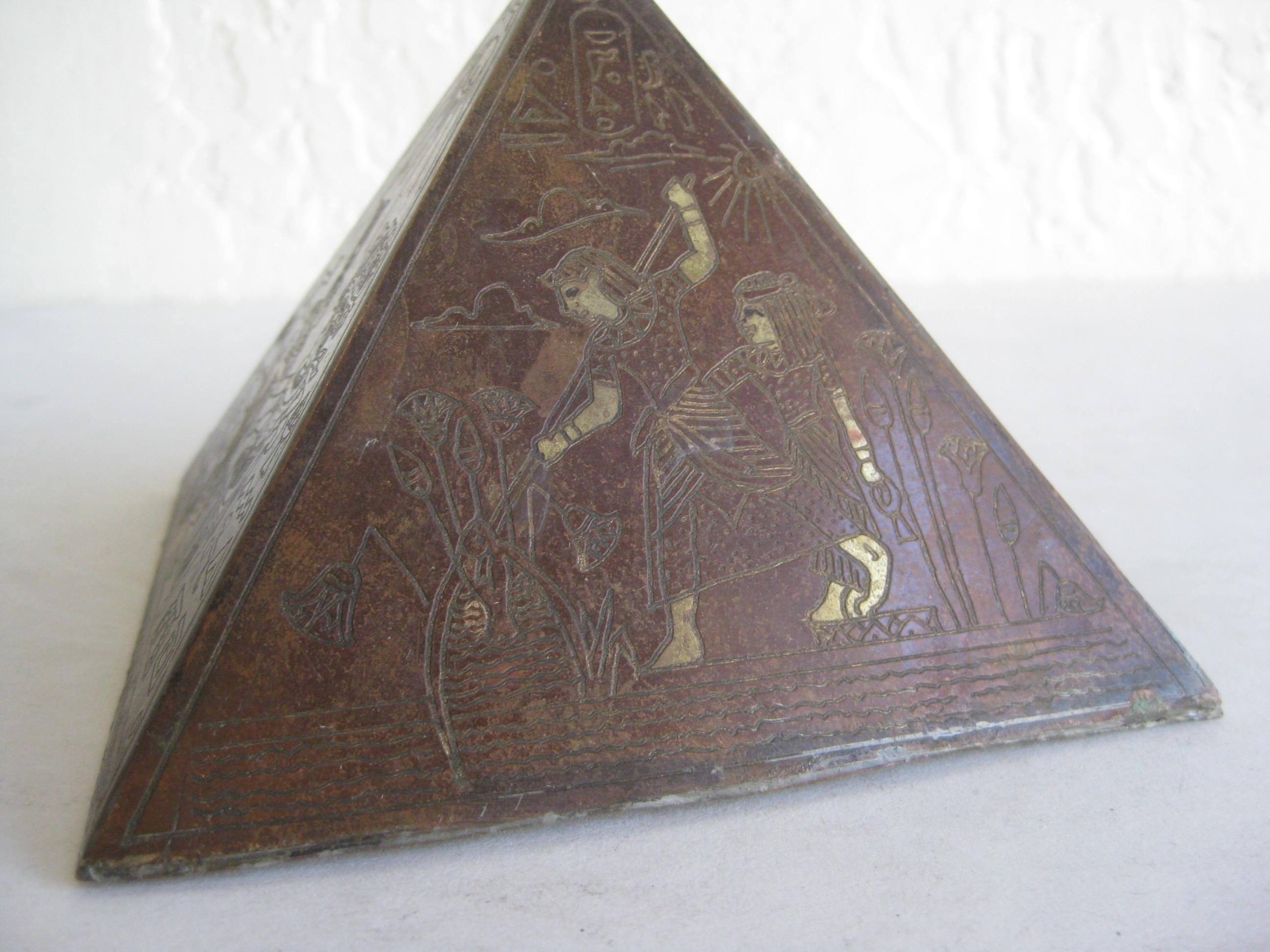 pyramid paper weight