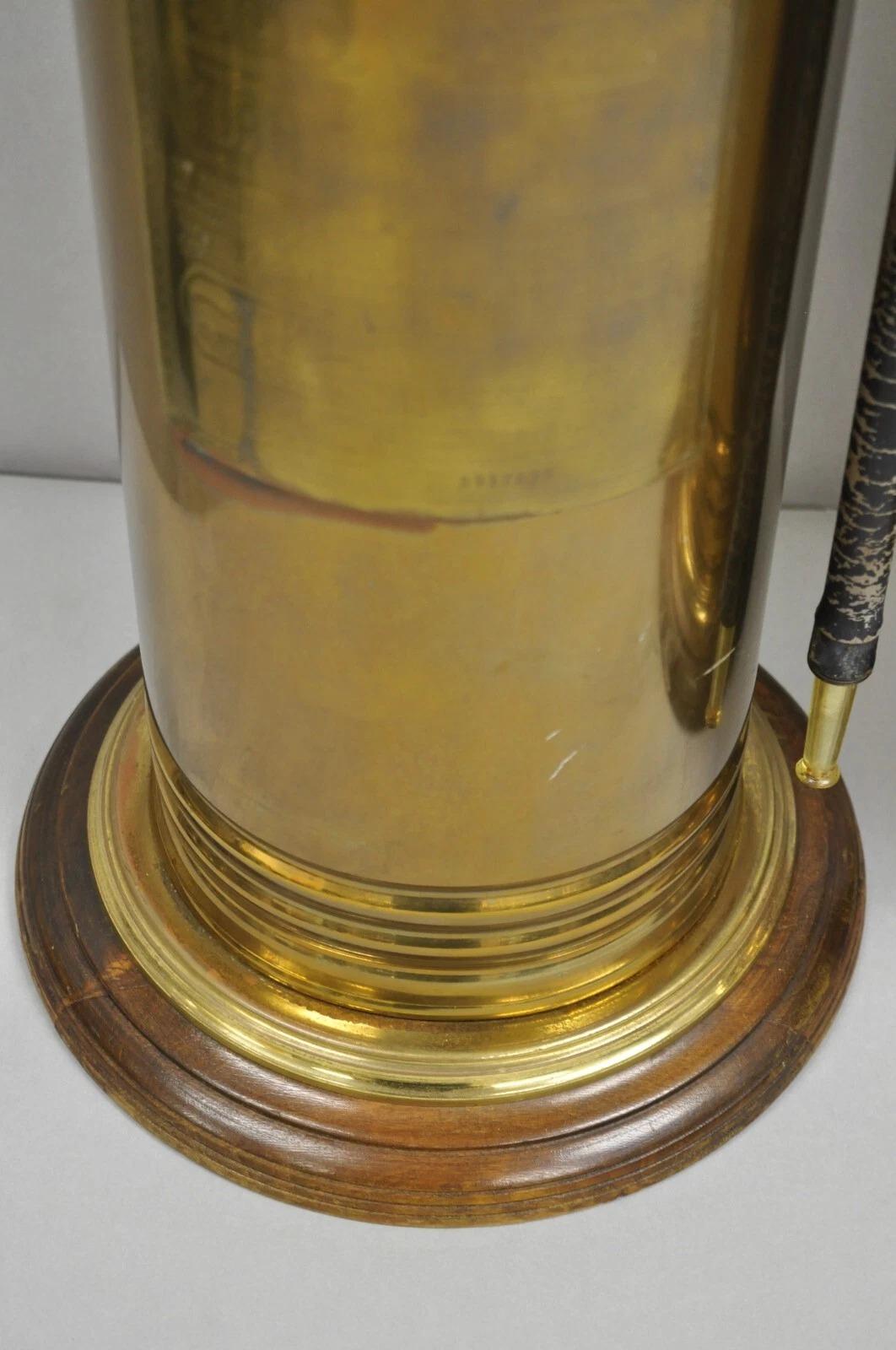 Paire de lampes de table transformées en extincteurs, en laiton, de style Antiquity Art Deco en vente 3