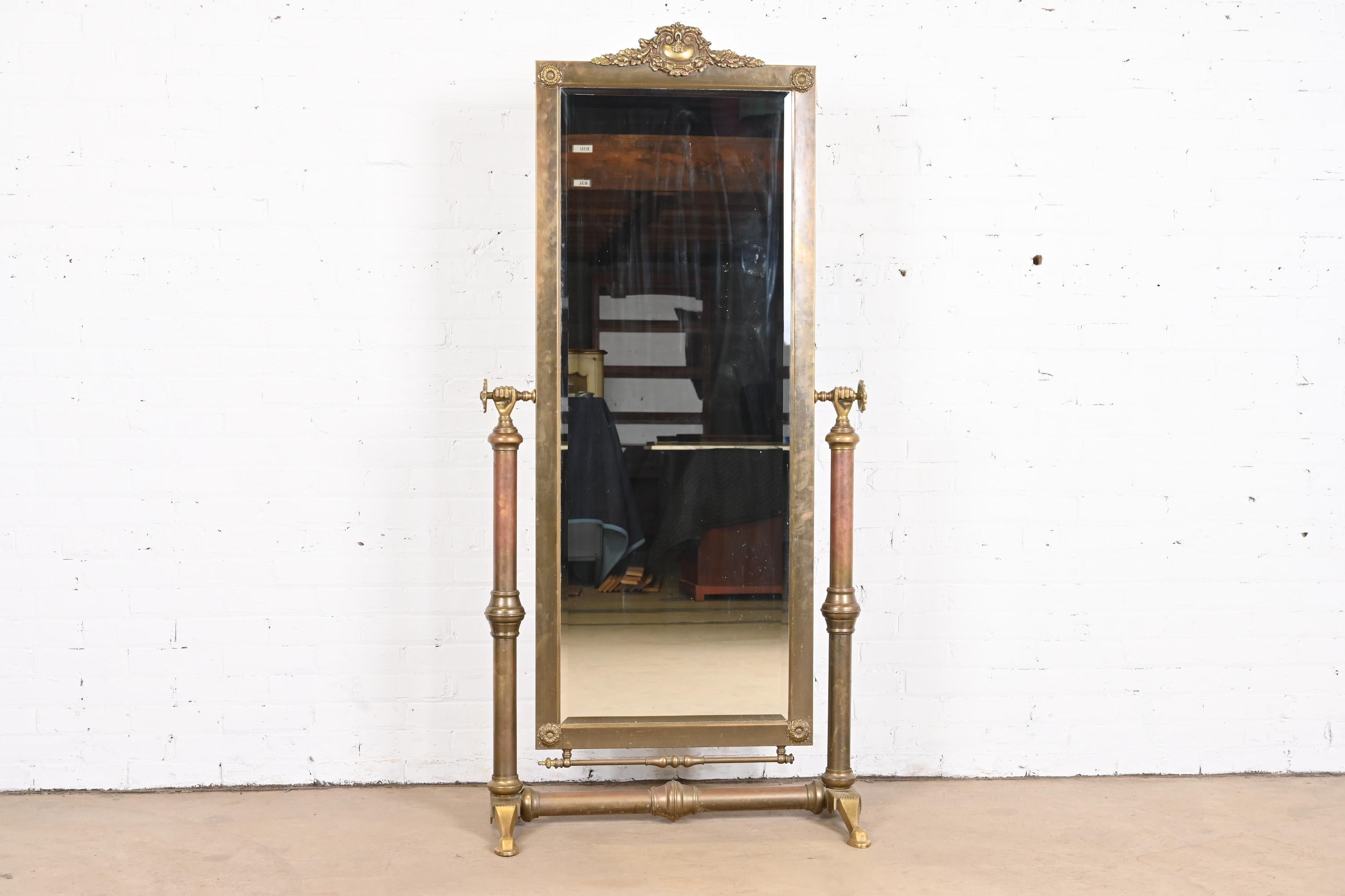 Lodera 360° Drehbarer Standspiegel Mit Garderobe – 2-in-1 Massivholz Spiegel Mit Kleiderständer