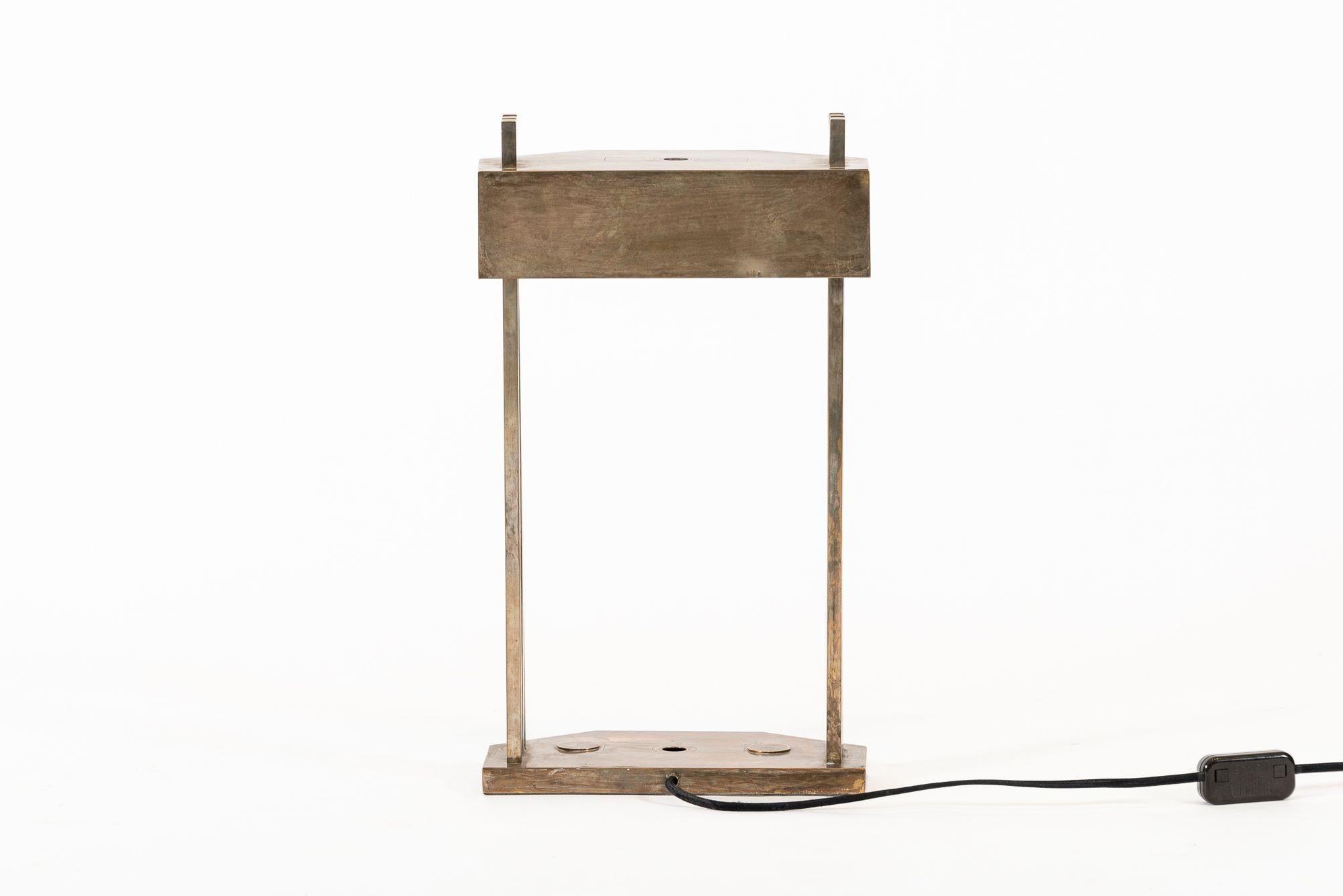 Antigua lámpara de mesa Art Déco de latón de Marcel Breuer para la Exposición de París de 1925 Francés en venta
