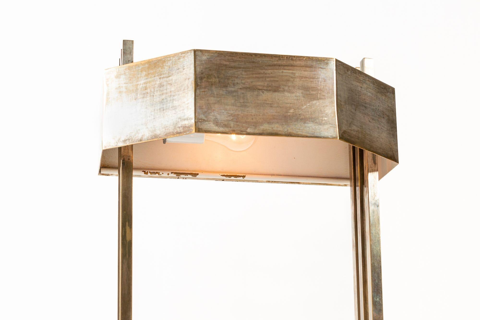 Antigua lámpara de mesa Art Déco de latón de Marcel Breuer para la Exposición de París de 1925 en venta 2