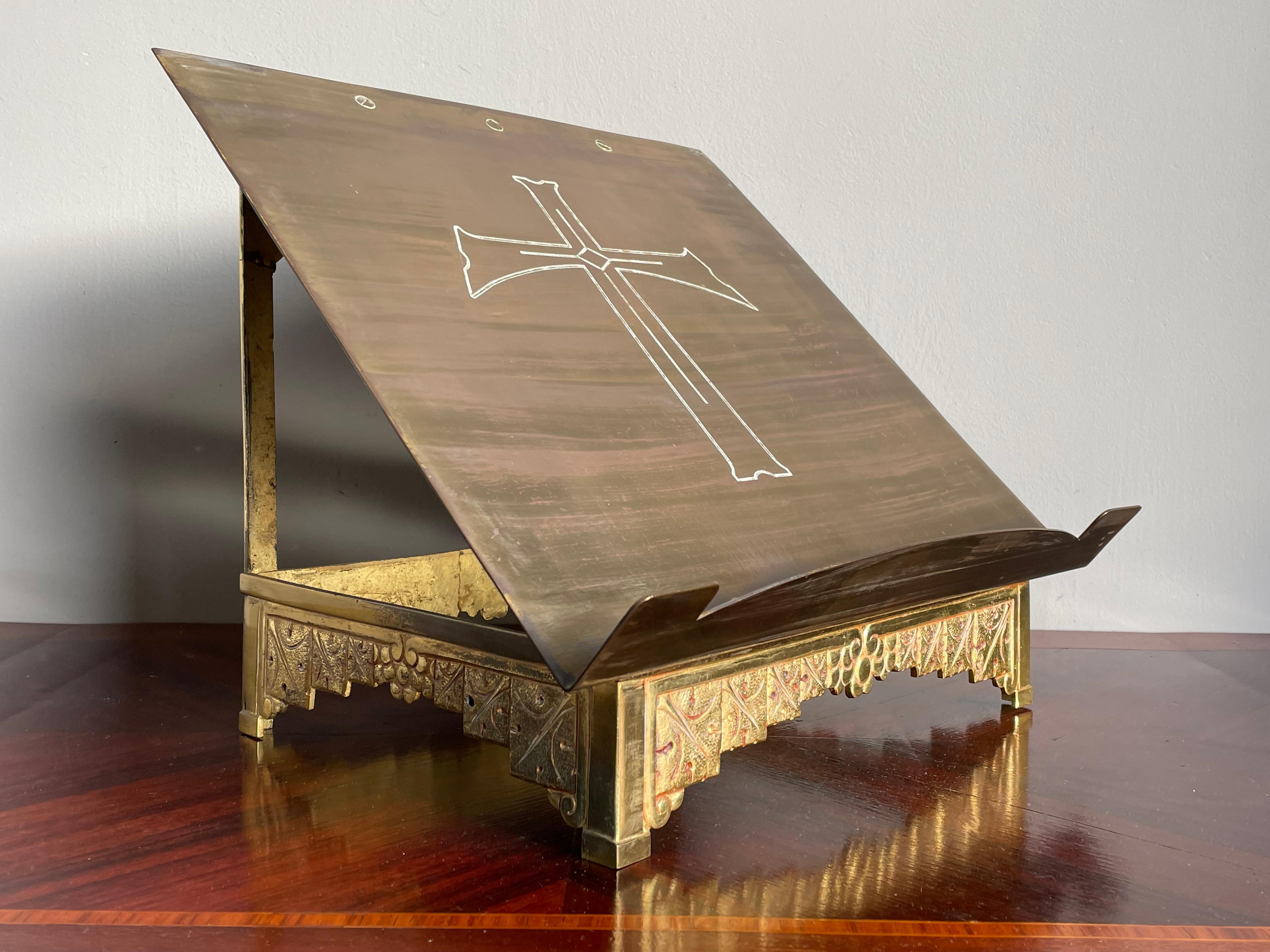 altar bible stand