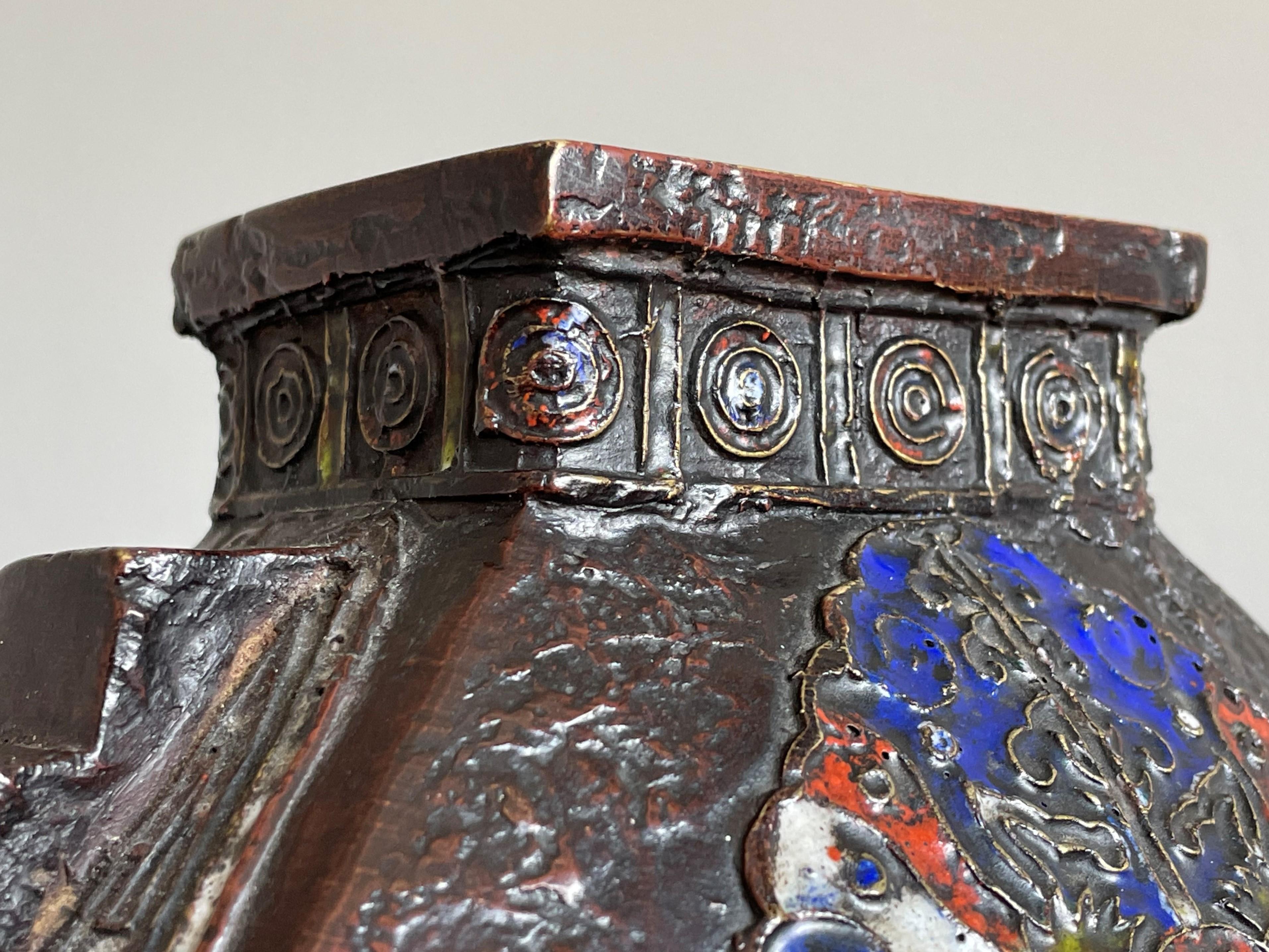 Antike antike Art-Déco-Bronze emaillierte / Cloisonné-Vase mit Hirsch- und Affenskulptur im Angebot 5