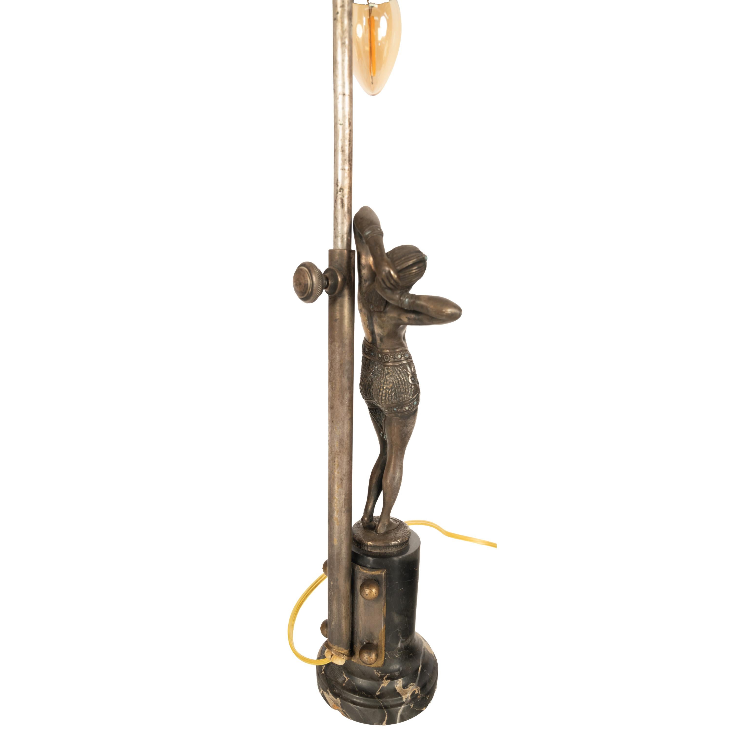 Début du 20ème siècle Lampe de sculpture Art déco ancienne Statue féminine nue en bronze Demetre Chiparus 1925 en vente