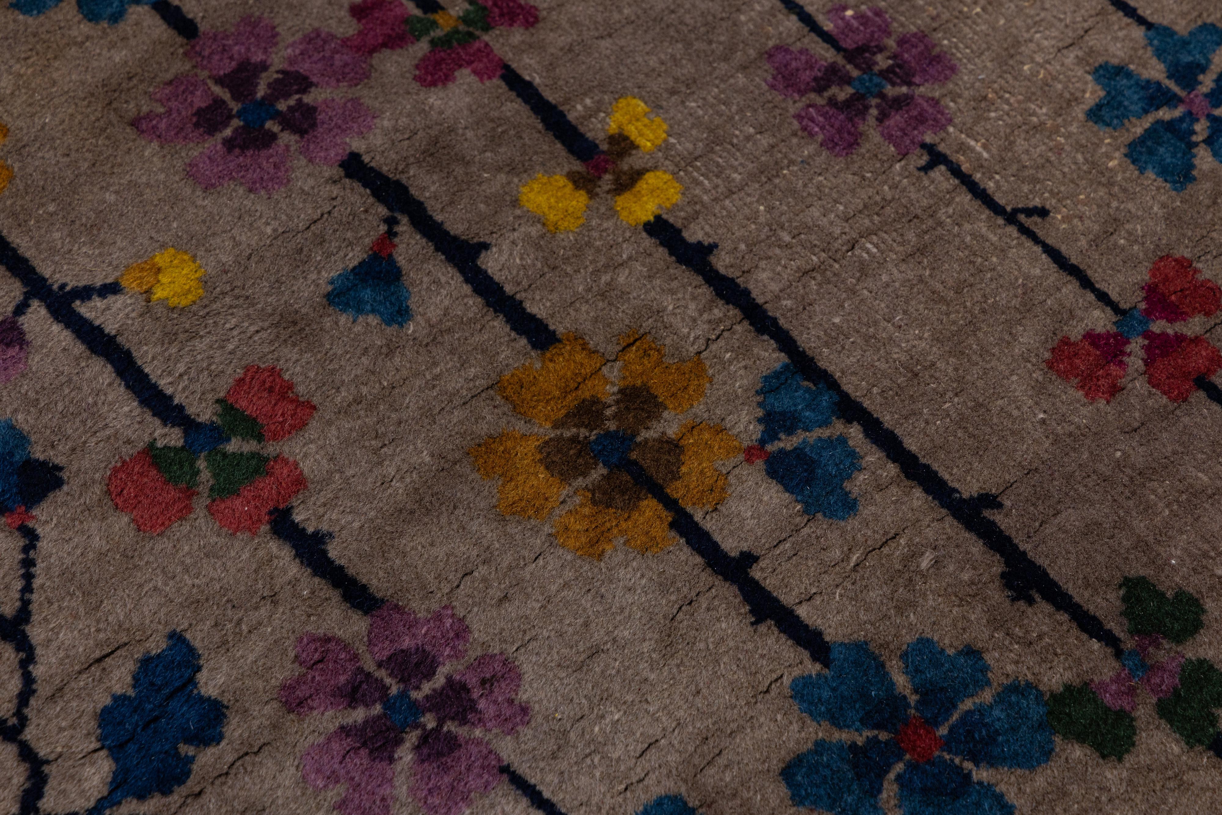 Tapis chinois ancien Art Déco en laine marron et rouge fait à la main en vente 3