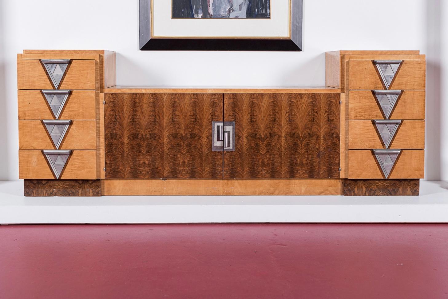 Antique Art Deco Burl Wood Credenza Sideboard or Bar Cabinet In Good Condition In Detroit, MI