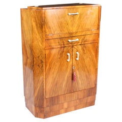 Antike Art Deco Burr Walnuss Cocktail Cabinet Dry Bar:: 1920er Jahre