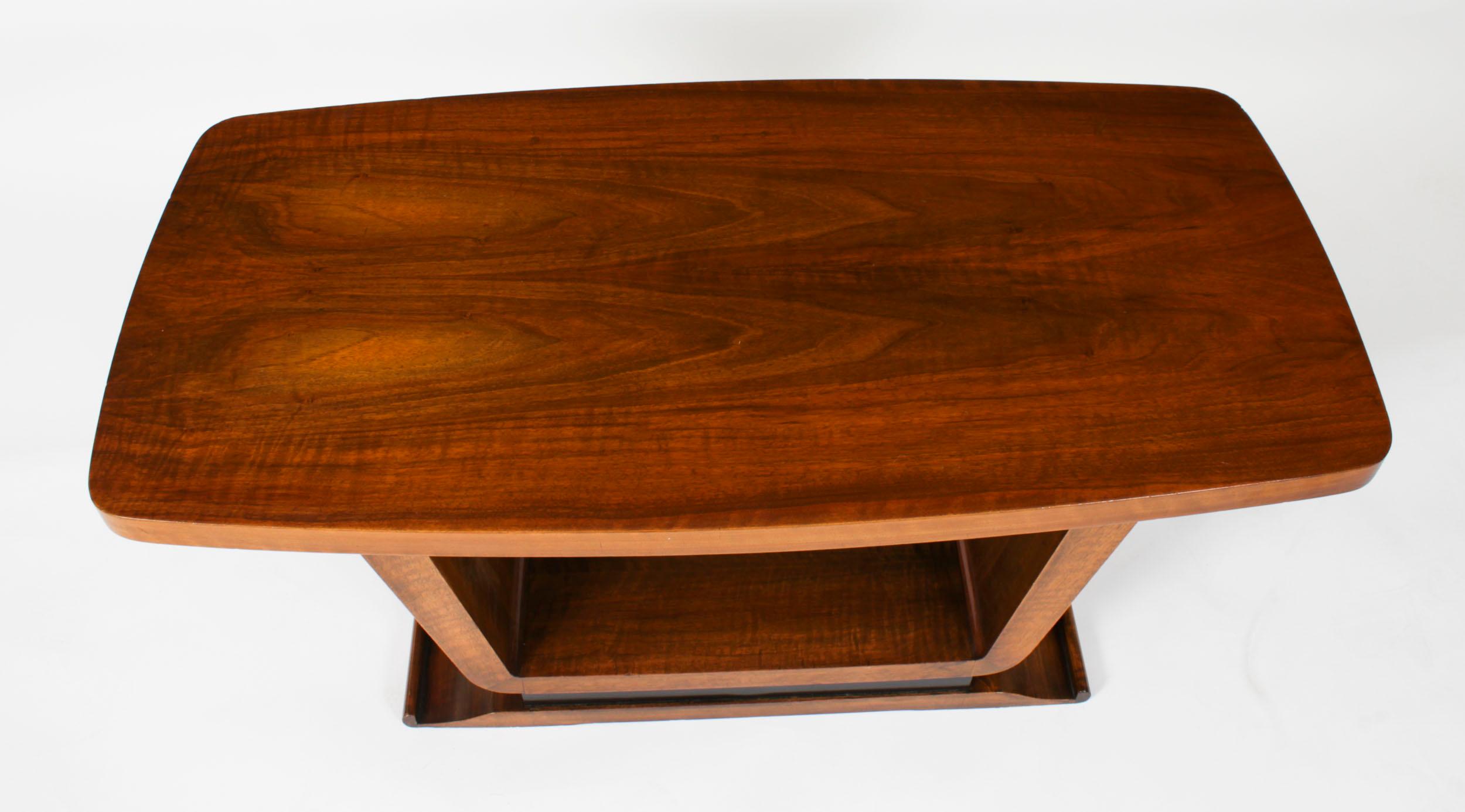 Table basse ancienne en ronce de noyer Art Deco 20ème siècle en vente 4