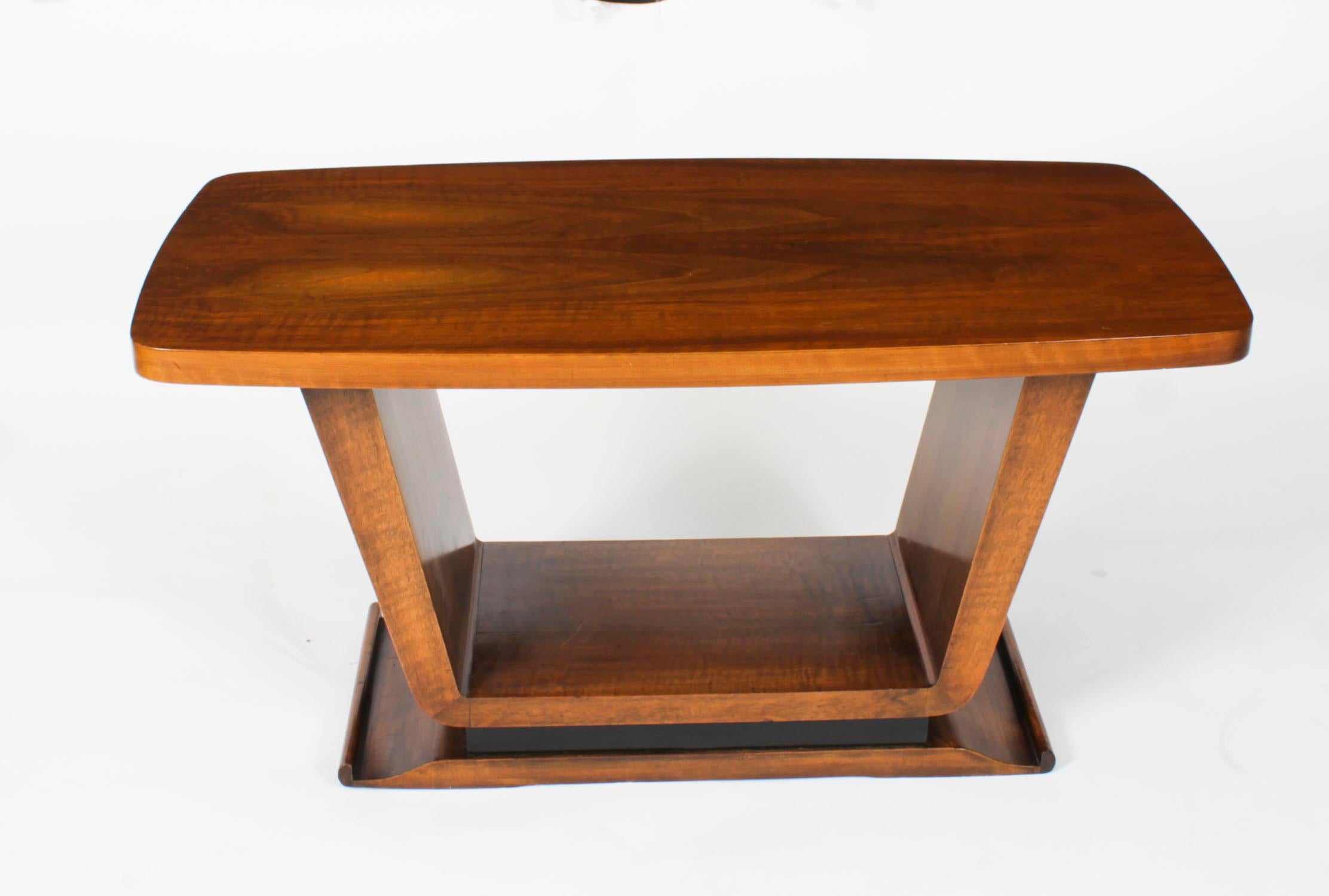 Noyer Table basse ancienne en ronce de noyer Art Deco 20ème siècle en vente