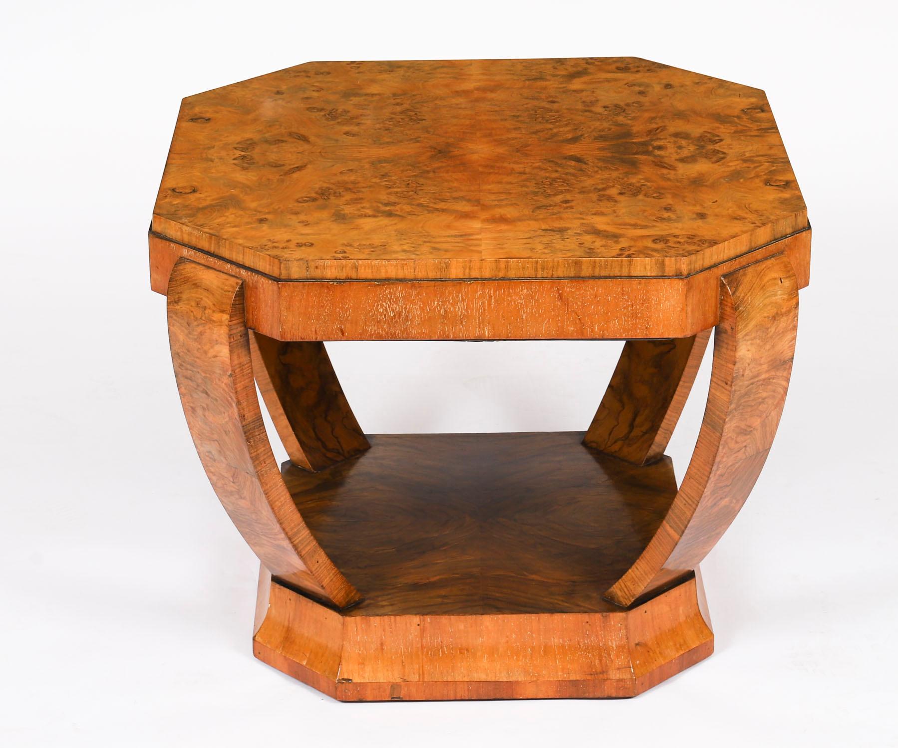 Table basse ancienne en ronce de noyer Art Deco 20ème siècle en vente 1