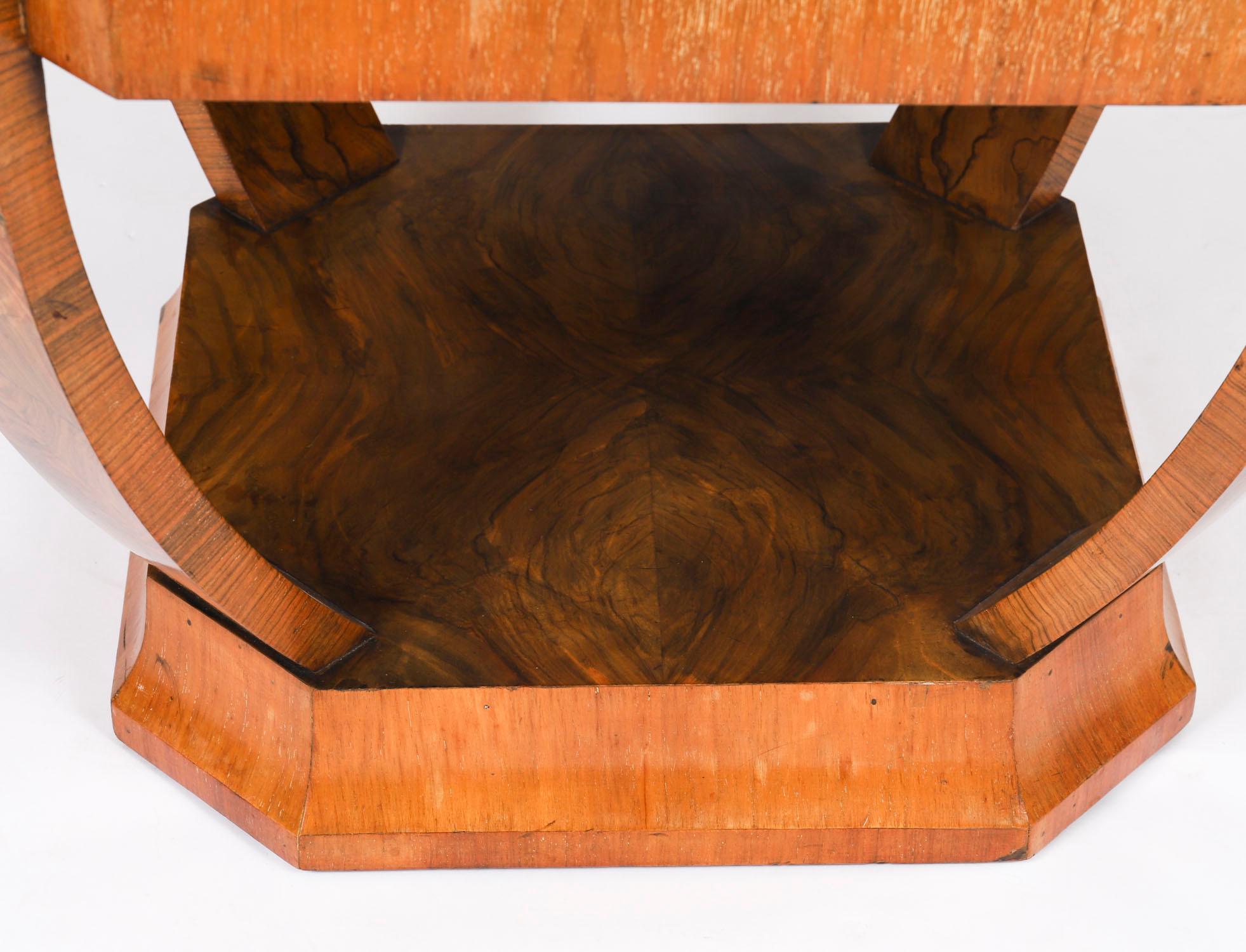 Table basse ancienne en ronce de noyer Art Deco 20ème siècle en vente 2