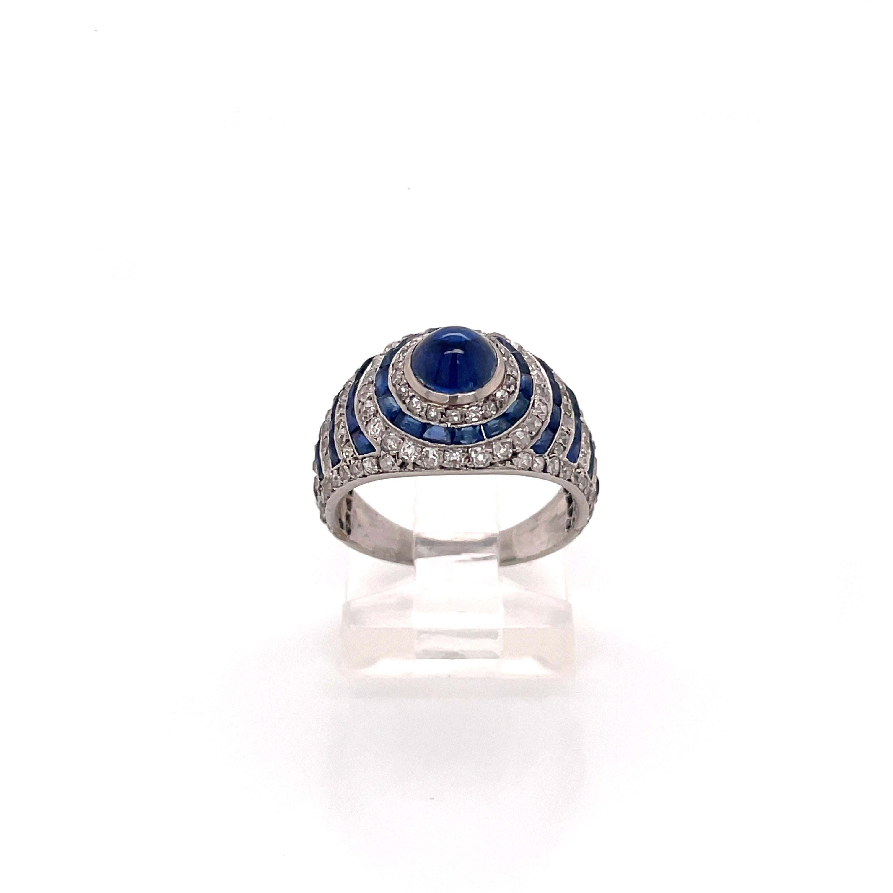 Antique Art Deco Cabochon Sapphire and Diamonds Platinum Ring For Sale 1