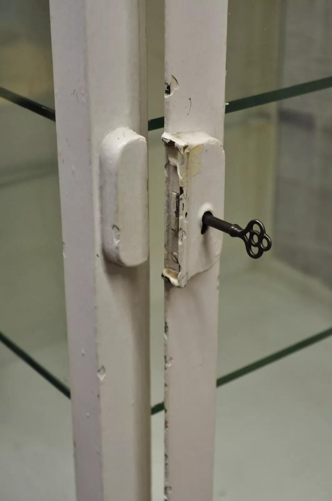 20ième siècle Cabinet Médical Dentaire Pharmacie - Paire - Antique Art Deco Cabriole Leg Steel Metal Medical Dental Pharmacy Cabinet - Pair en vente