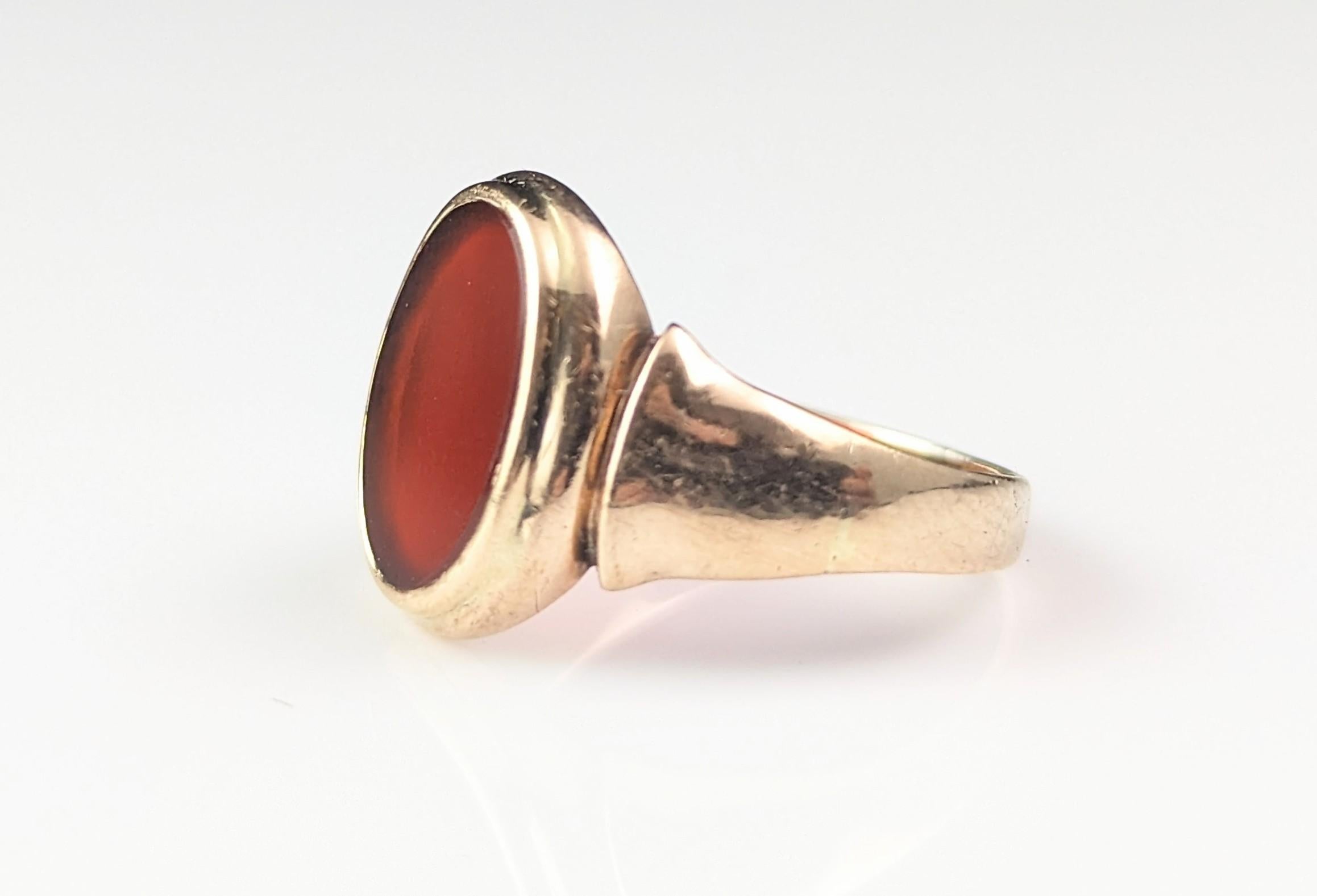 Antiker Art Deco Karneol-Siegelring, 9k Gold, rosafarbener Ring  im Zustand „Gut“ in NEWARK, GB