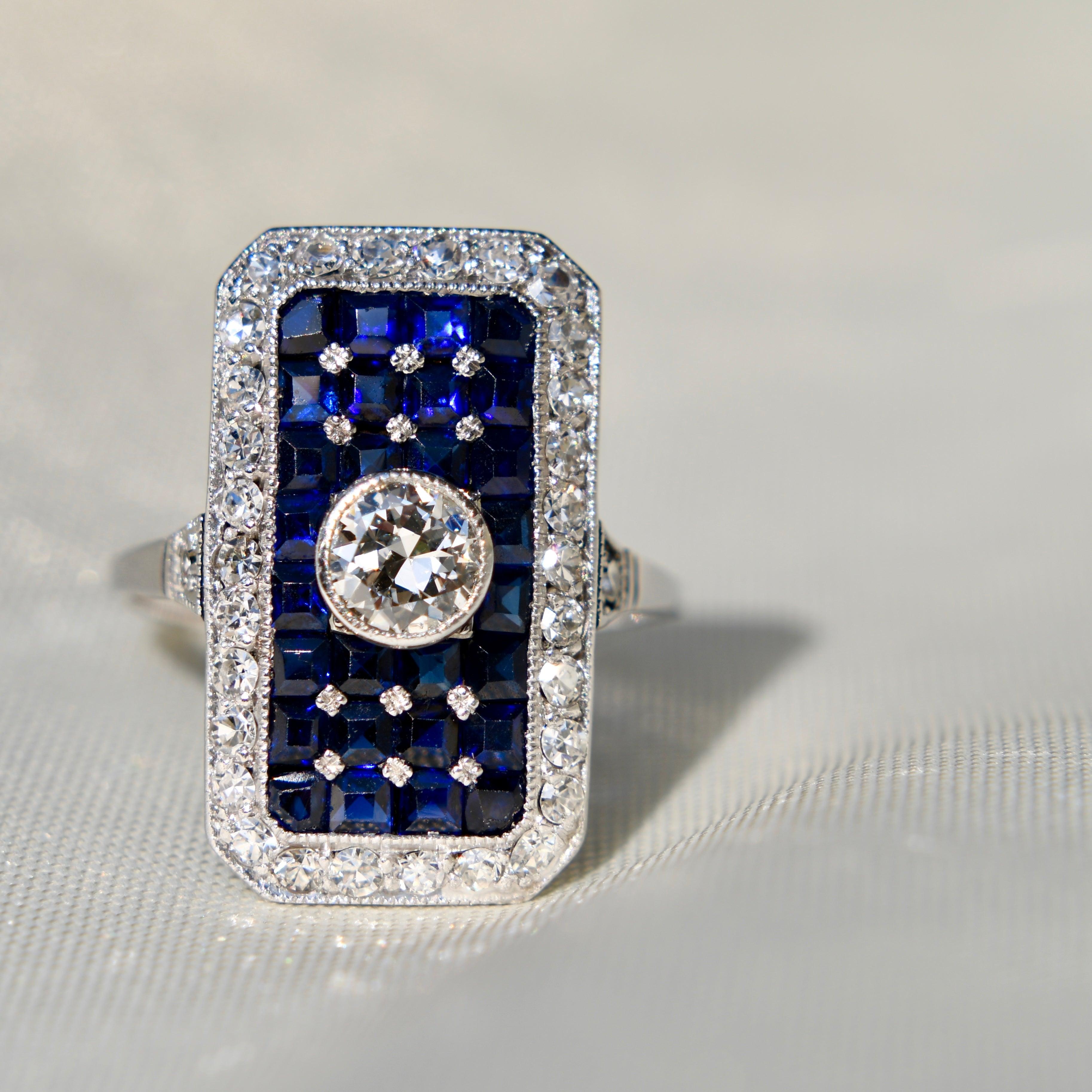 Square Cut Antique Art déco carre cut sapphire and diamond ring For Sale