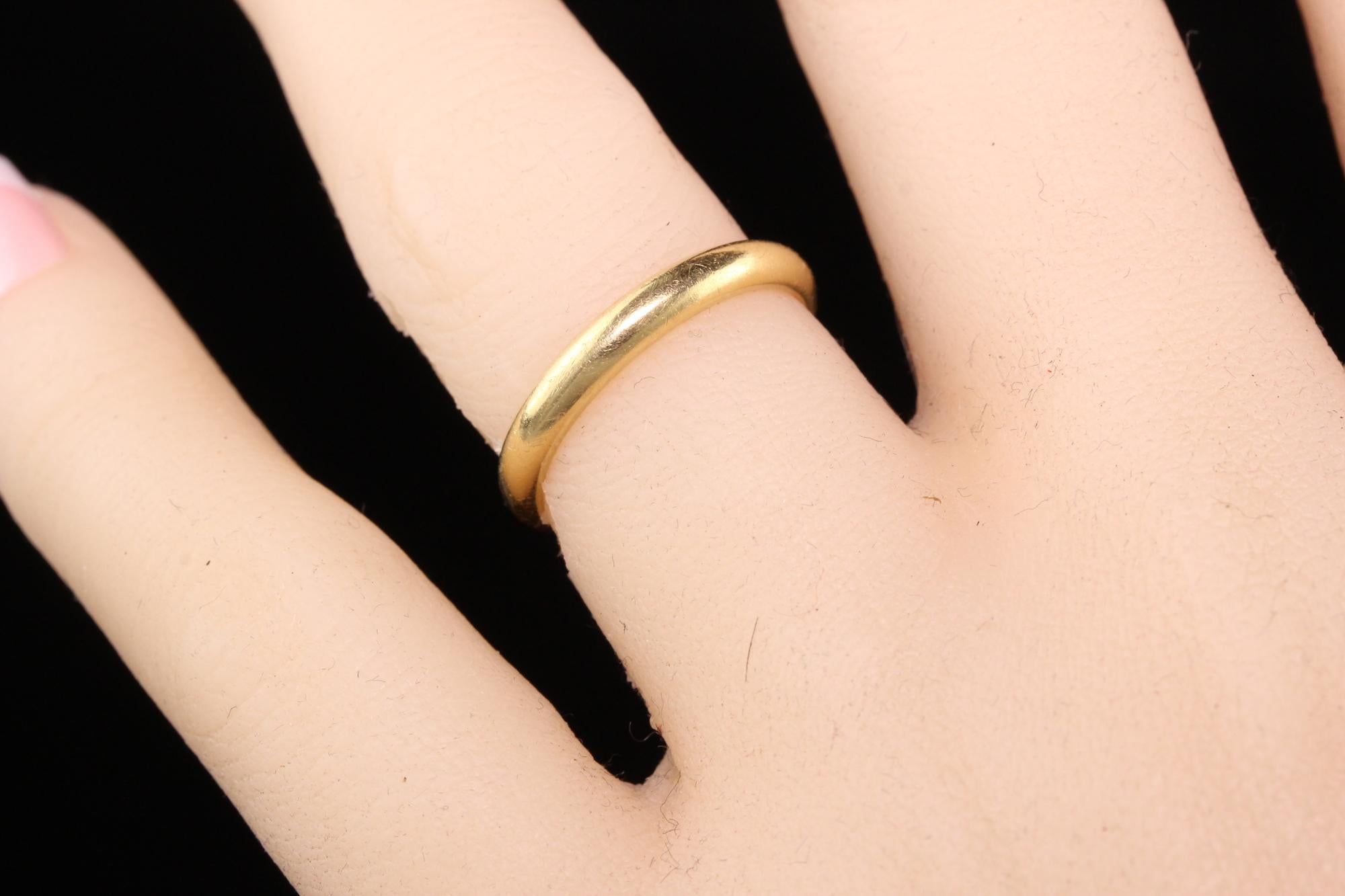 Antique Art Deco Cartier 18K Yellow Gold Classic Wedding Band In Good Condition In Great Neck, NY